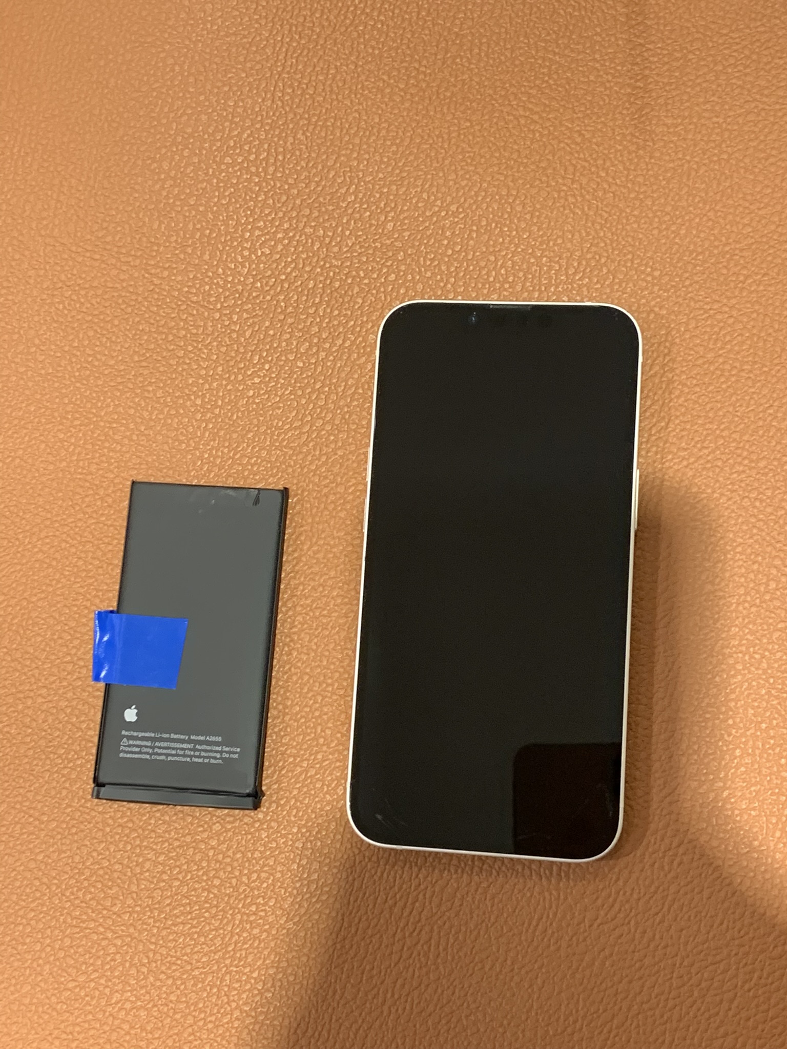 バッテリーの減りが早いiPhone13（アイフォン）のバッテリー交換承りました！！