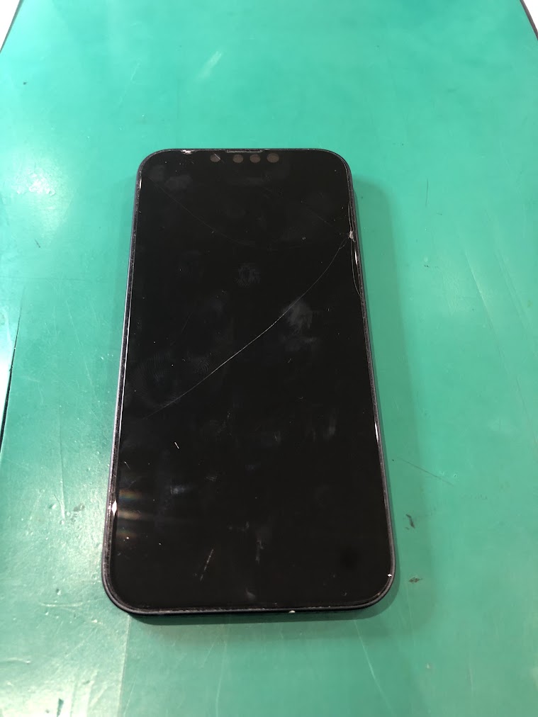 iPhone12カメラレンズ交換ならデータをそのまま・最短即日修理のスマホ修理工房西八王子店へ