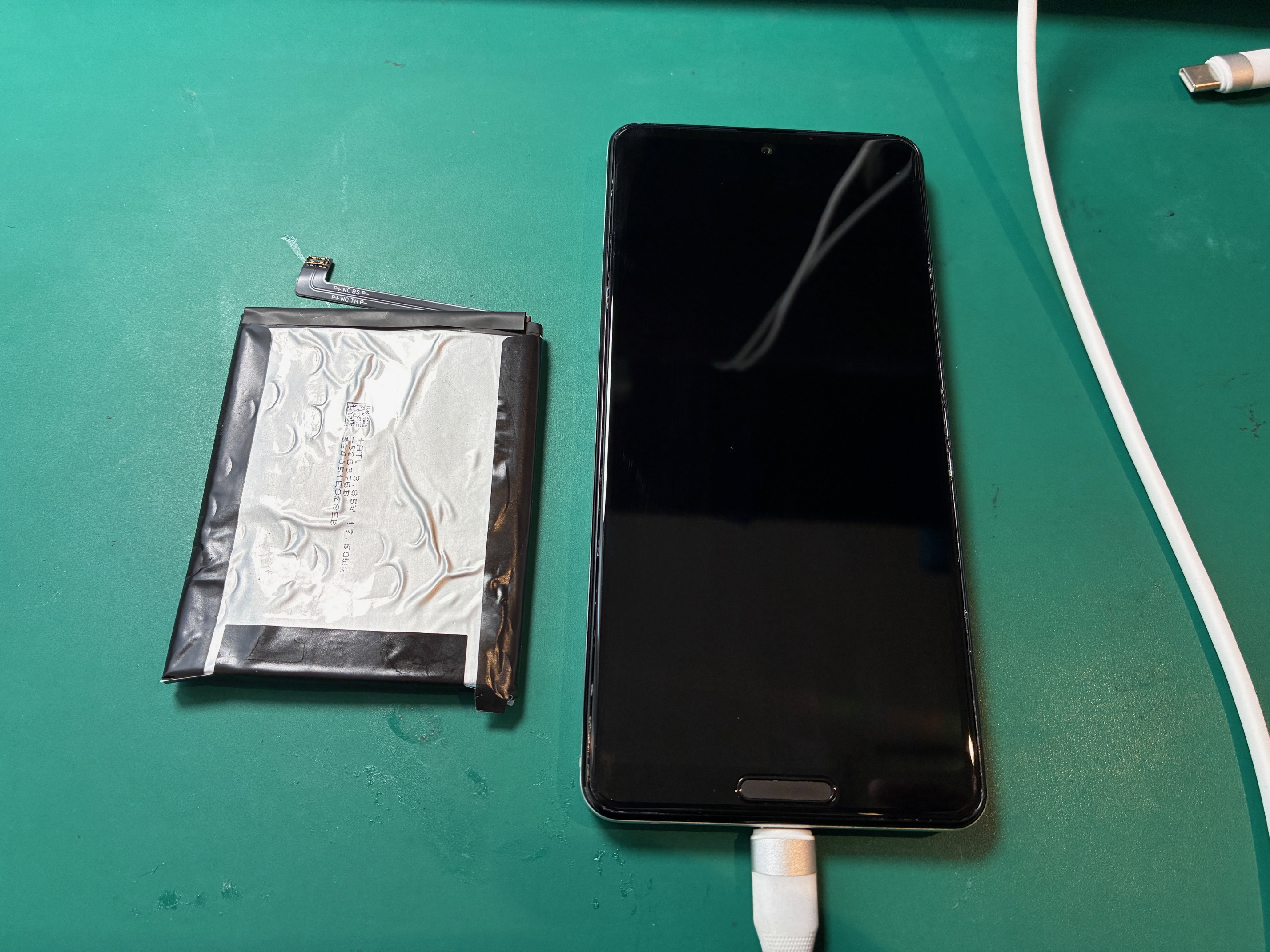 小野市からお越しのお客様よりAQUOS sense4 liteのバッテリー交換をご依頼いただきました！