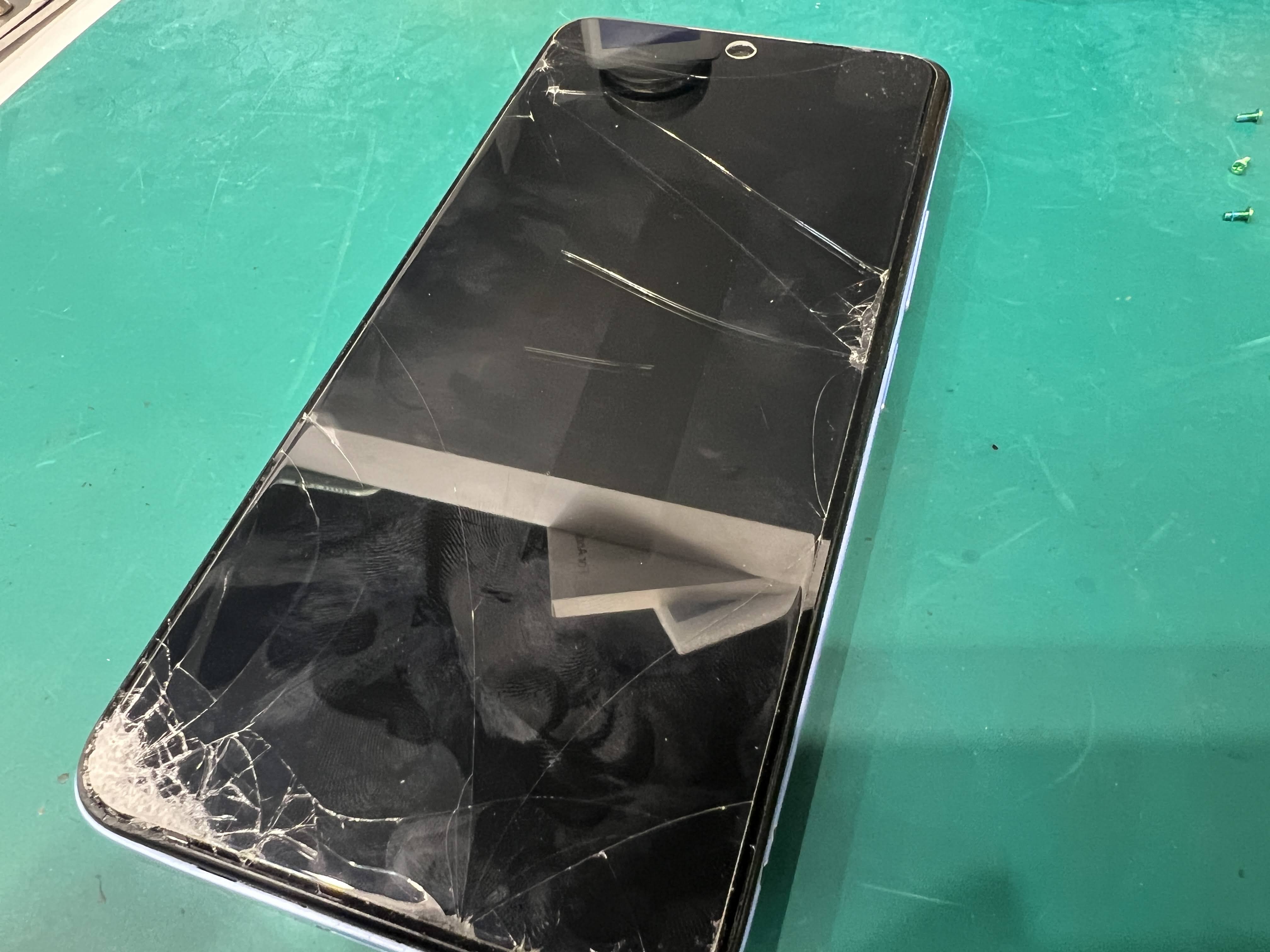 Redmi12 画面割れでタッチ不可を修理｜液晶破損の交換事例