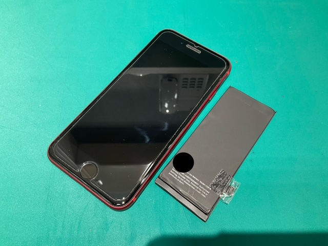 狭山市、川越市、入間市で iPhone SE3のバッテリー交換ならスマホ修理工房新狭山店まで！
