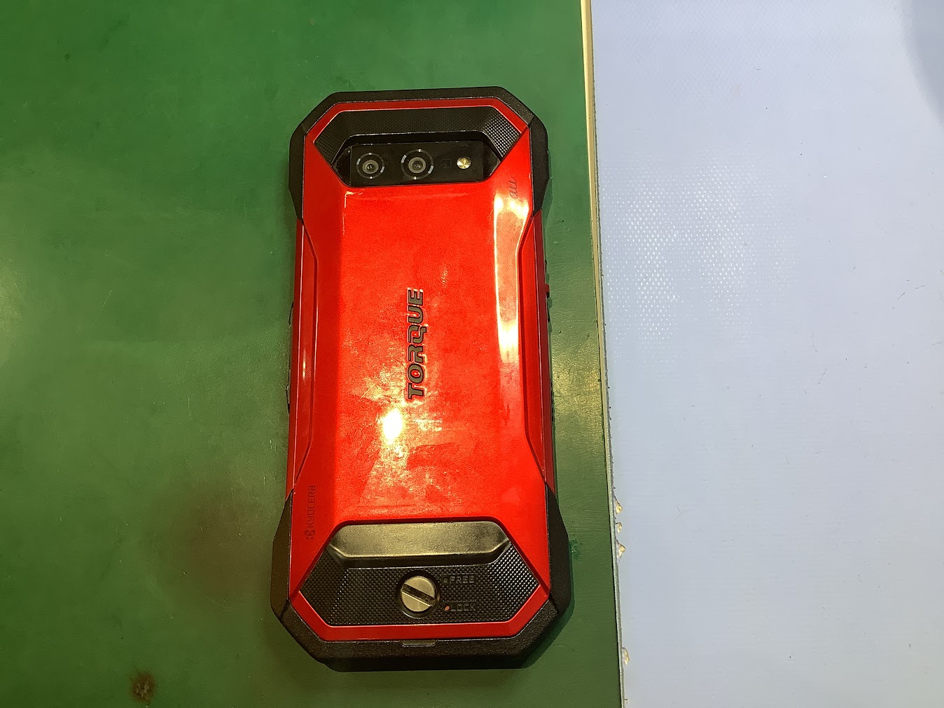 TORQUEのバッテリー交換ならデータをそのまま・最短即日修理のスマホ修理工房ラザウォーク甲斐双葉店へ