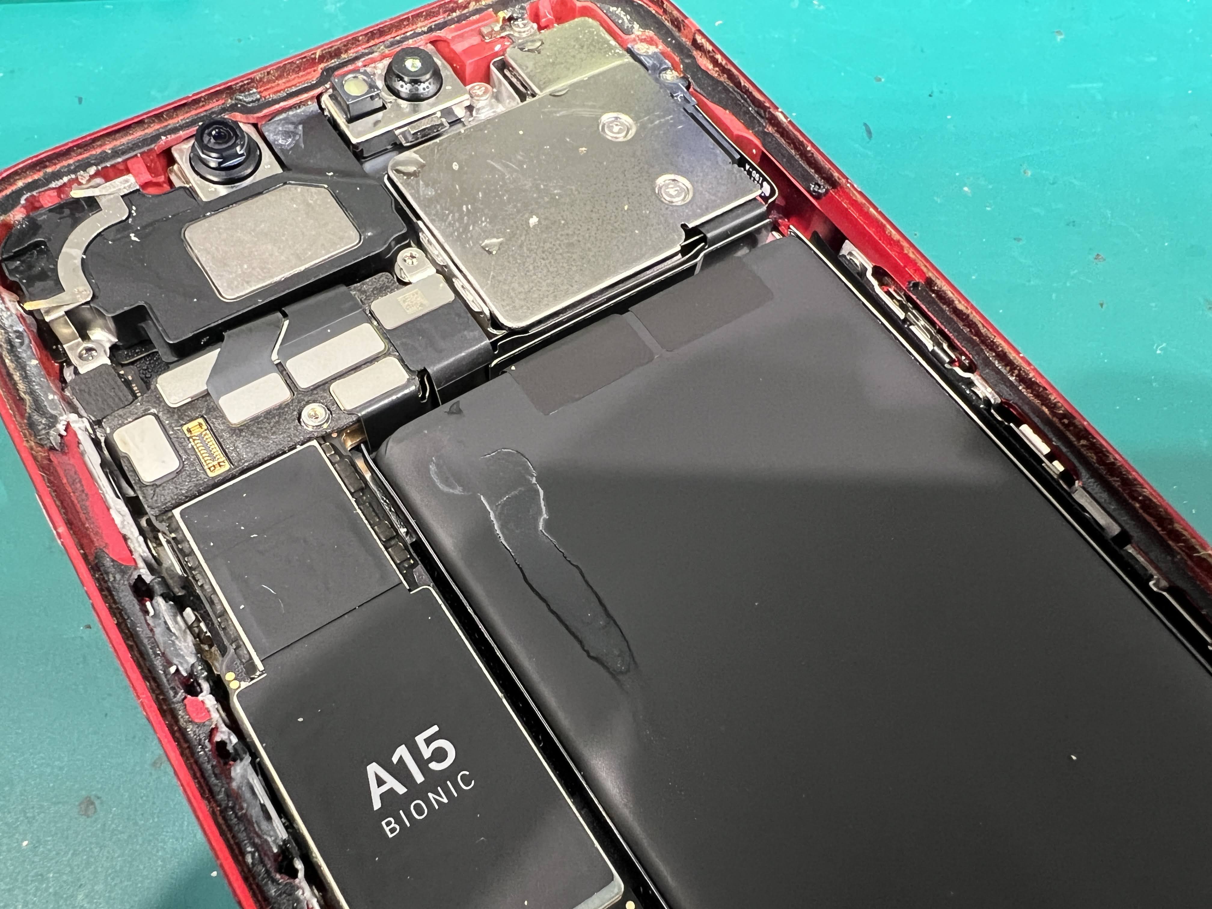 iPhone13 水濡れ後にSIMが使えない症状を修理｜水没洗浄で通信復旧