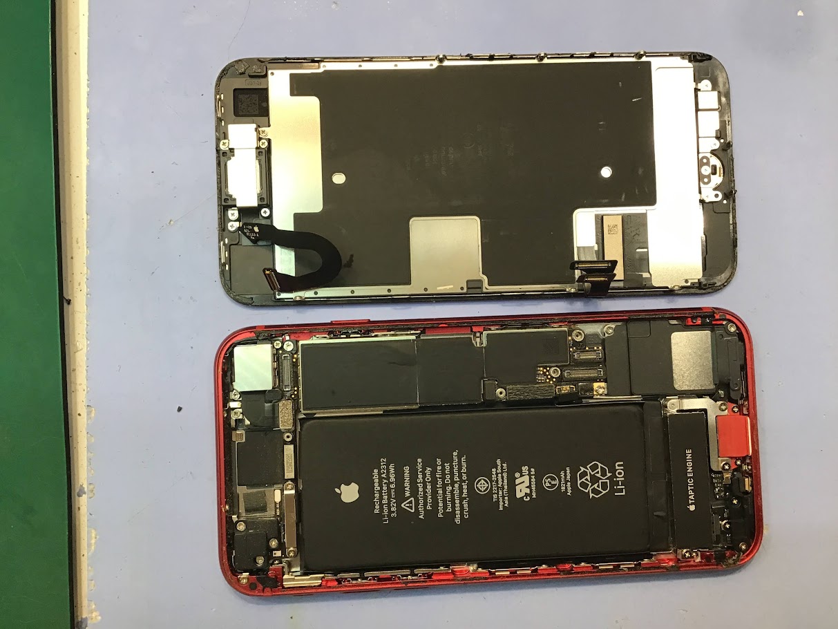 iPhoneSE2のバッテリー交換ならデータそのまま修理可能なスマホ修理工房セレオ甲府店へ！