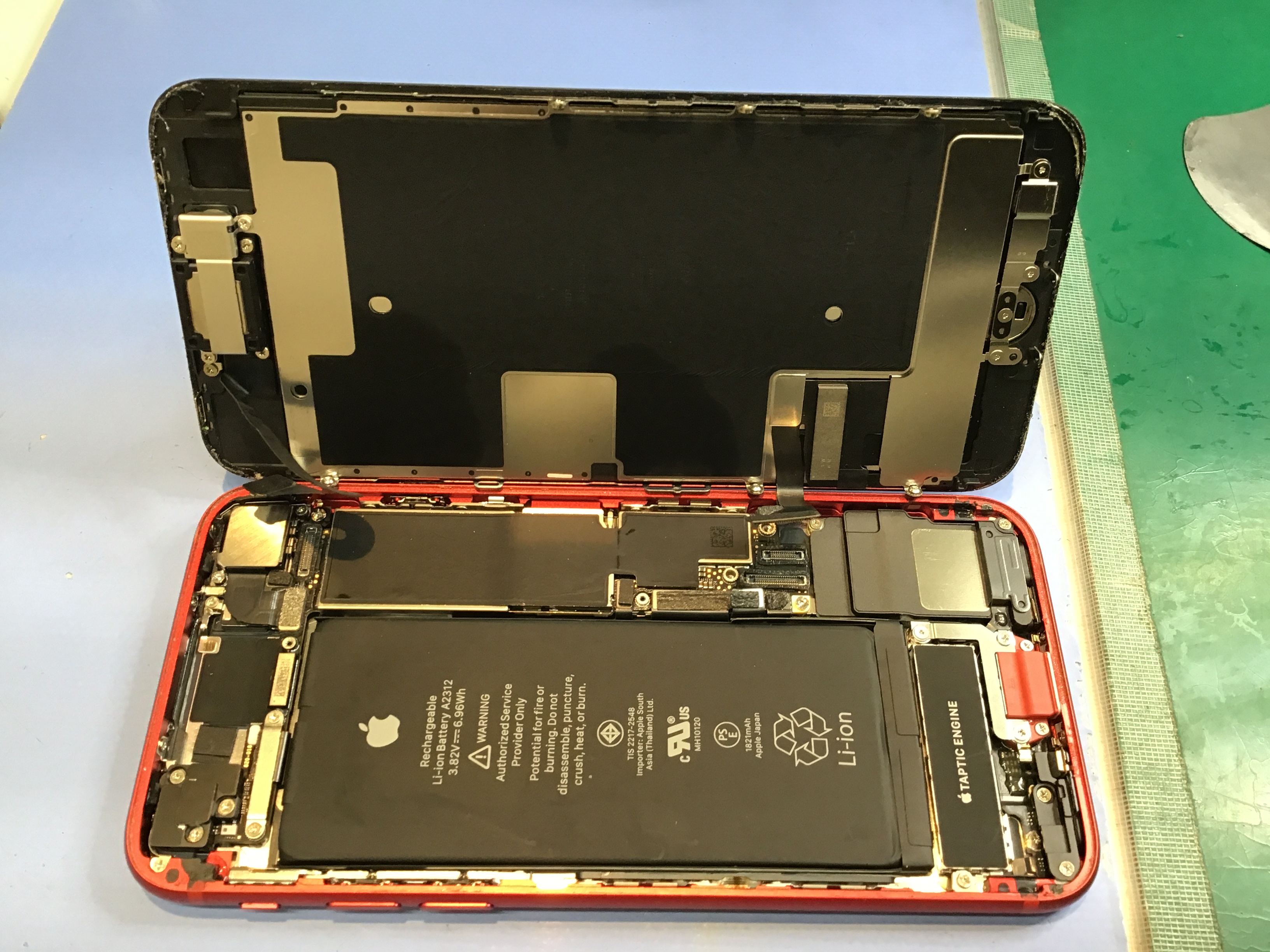 iPhoneSE2のバッテリー交換は、データそのまま・即日修理のスマホ修理工房京王聖蹟桜ヶ丘ショッピングセンターB館店へ！