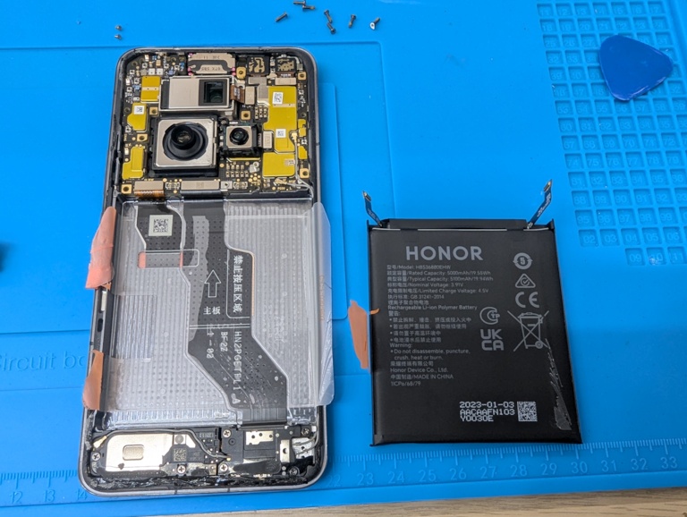 Honor Magic5（オーナーマジックファイブ）のバッテリー交換ならスマホ修理工房富山グリーンモール山室店へ！