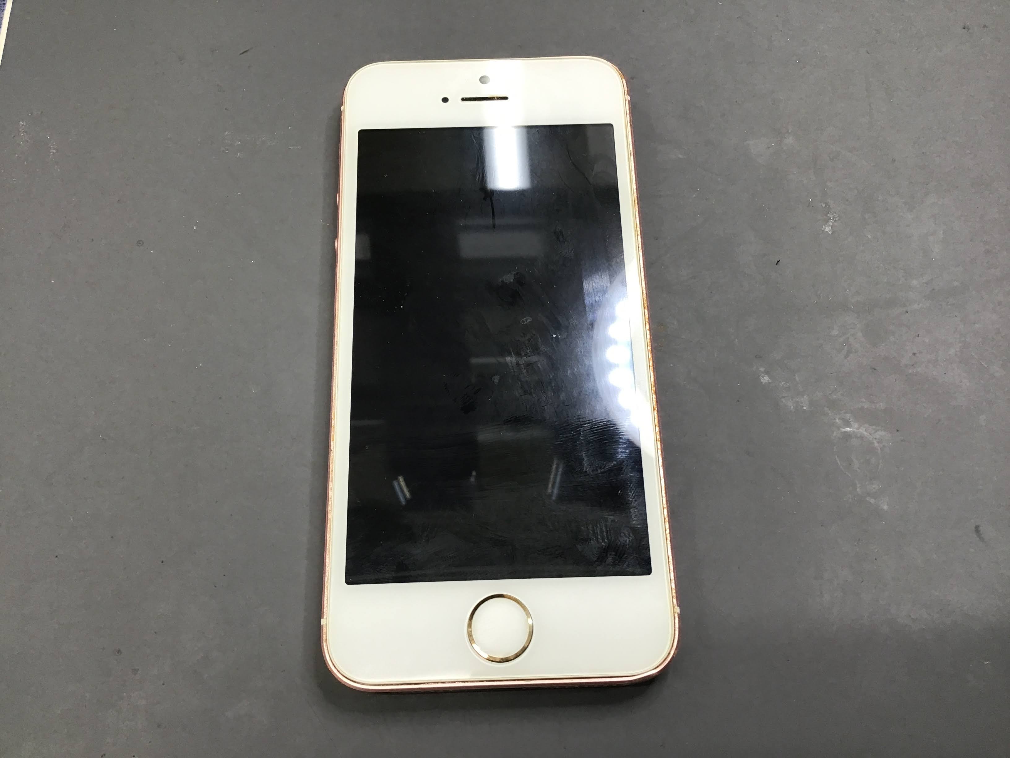 画面がつかなくなってしまったスマートフォンの修理を承りました！【スマホ修理工房丸井錦糸町店】