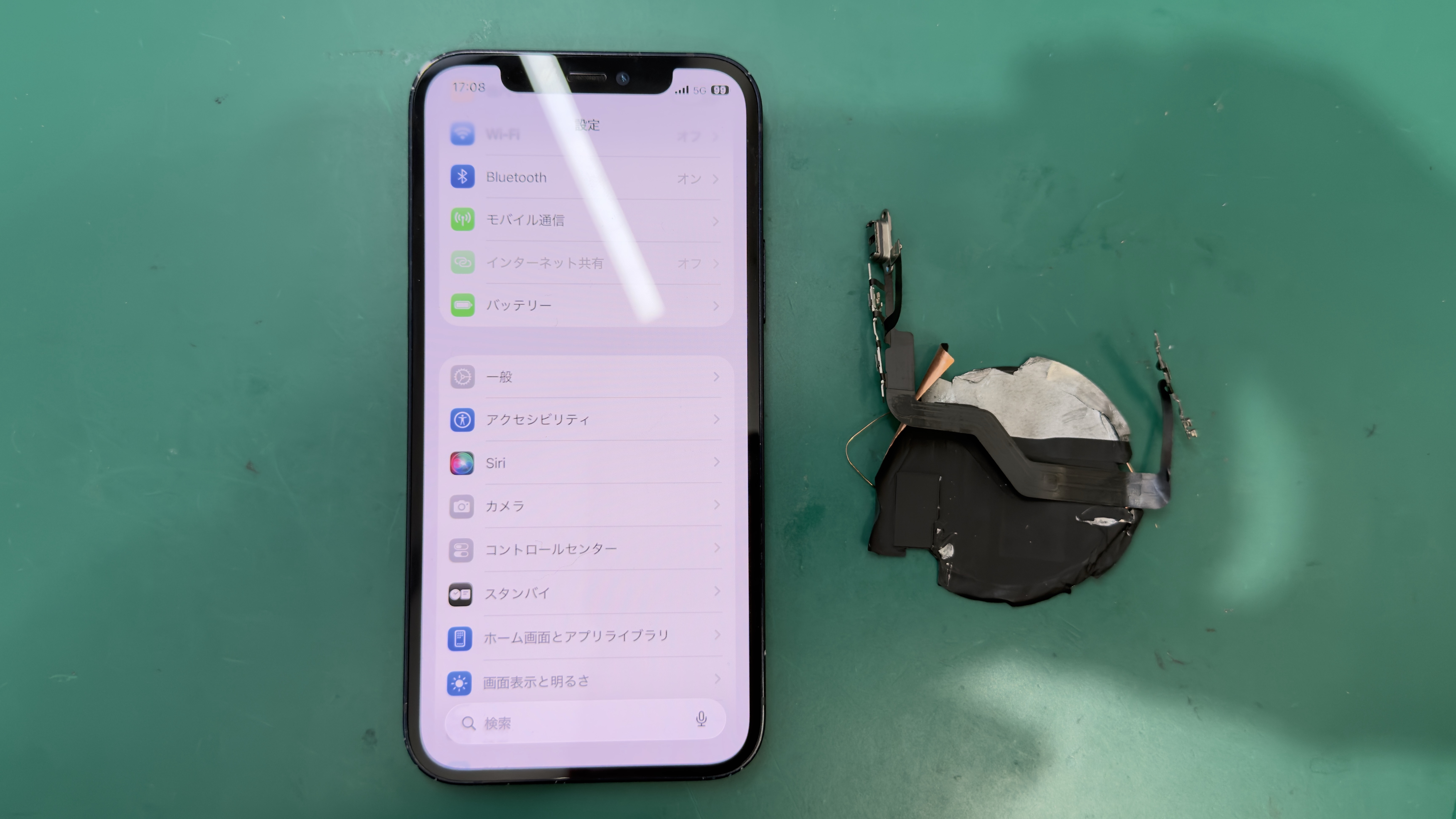 iPhone12Pro（アイフォーン12プロ）電源ボタン不良によるPVMケーブル交換【中央林間店】
