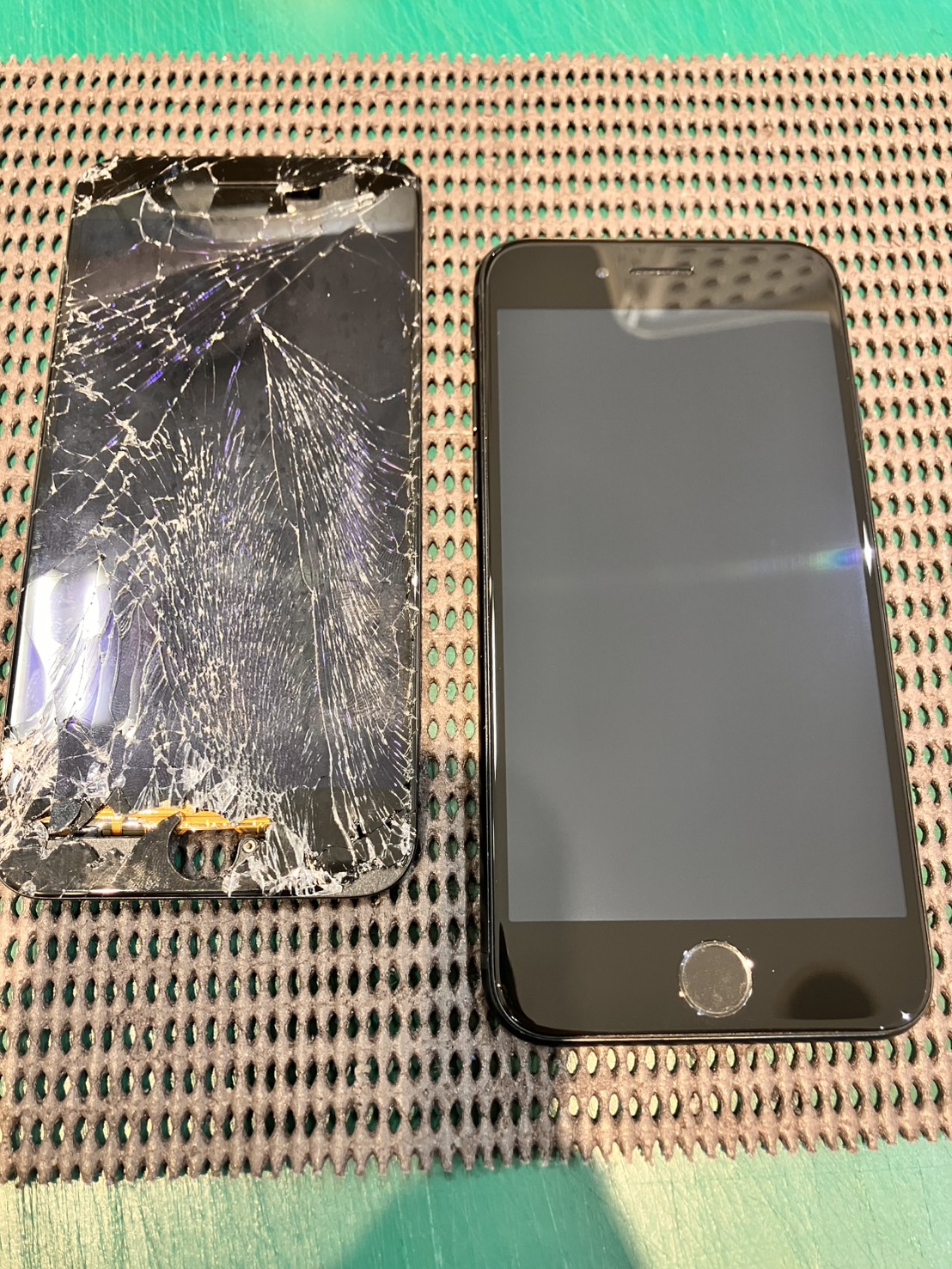 iPhoneSE3の液晶交換を行いました！　-スマホ修理工房浦和パルコ店-