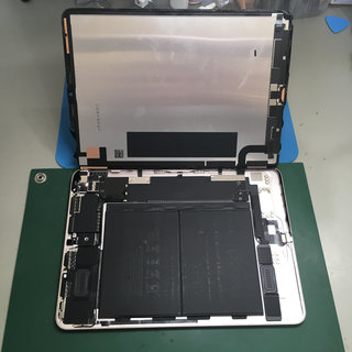【釧路店】iPad Air5（アイパッドエアー5）の画面パネル破損承りました！