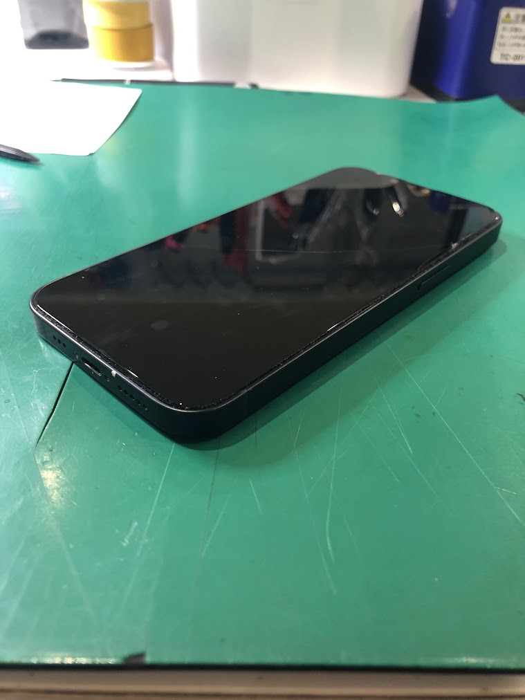 iPhone13Proの画面交換