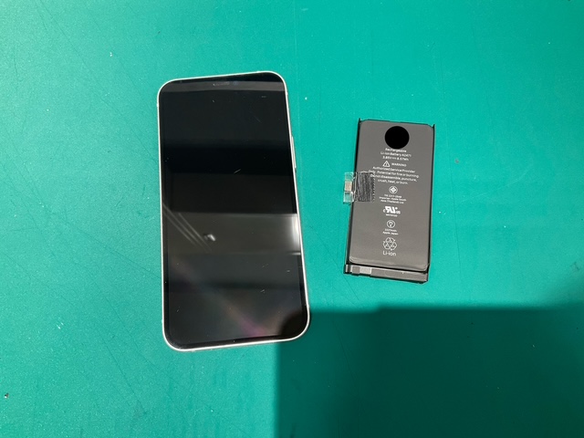 狭山市、川越市、入間市でiPhone12miniのバッテリー交換ならスマホ修理工房新狭山店まで！