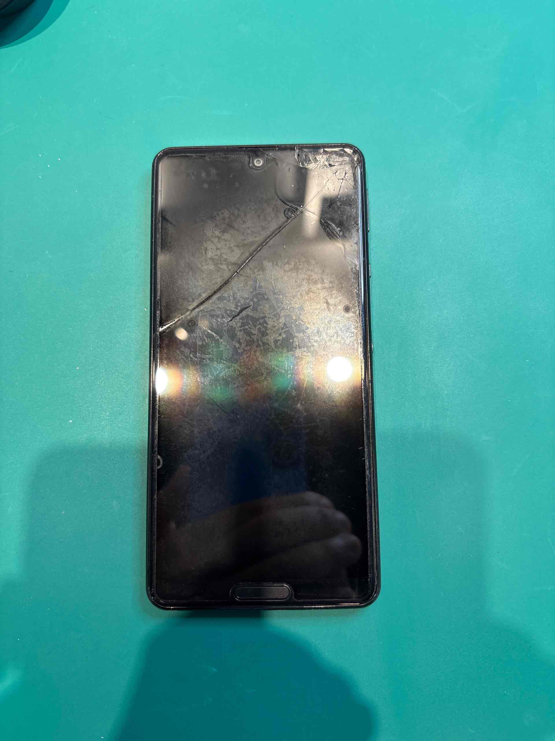 【函館】AQUOSsense5Gの画面割れを対応　注意点や料金を解説