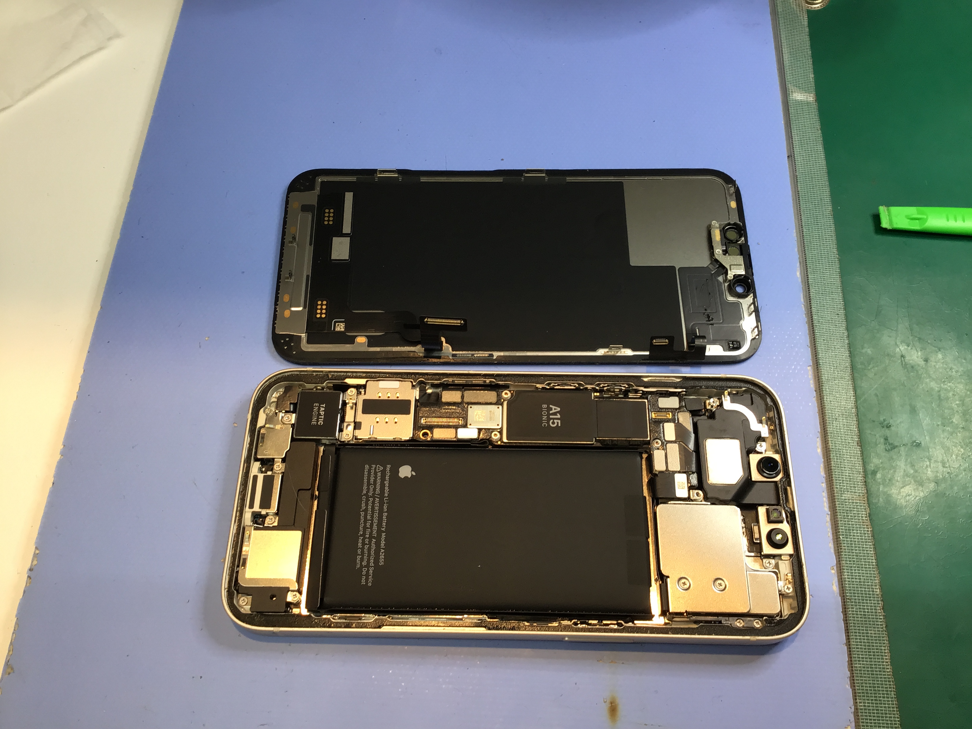 iPhone13のバッテリー交換は、データそのまま・即日修理のスマホ修理工房京王聖蹟桜ヶ丘ショッピングセンターB館店へ！