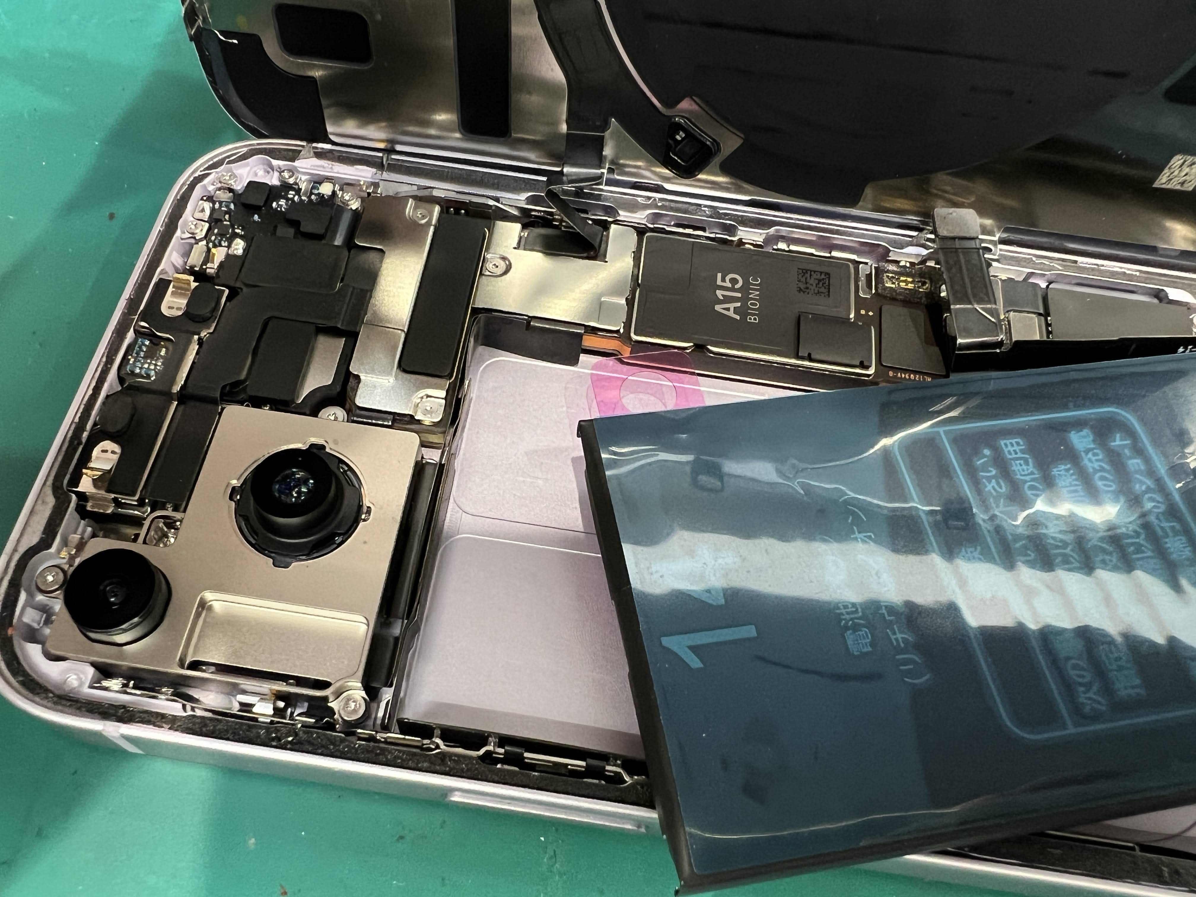 iPhone14 バッテリー劣化で突然シャットダウン｜電池交換で改善した修理事例