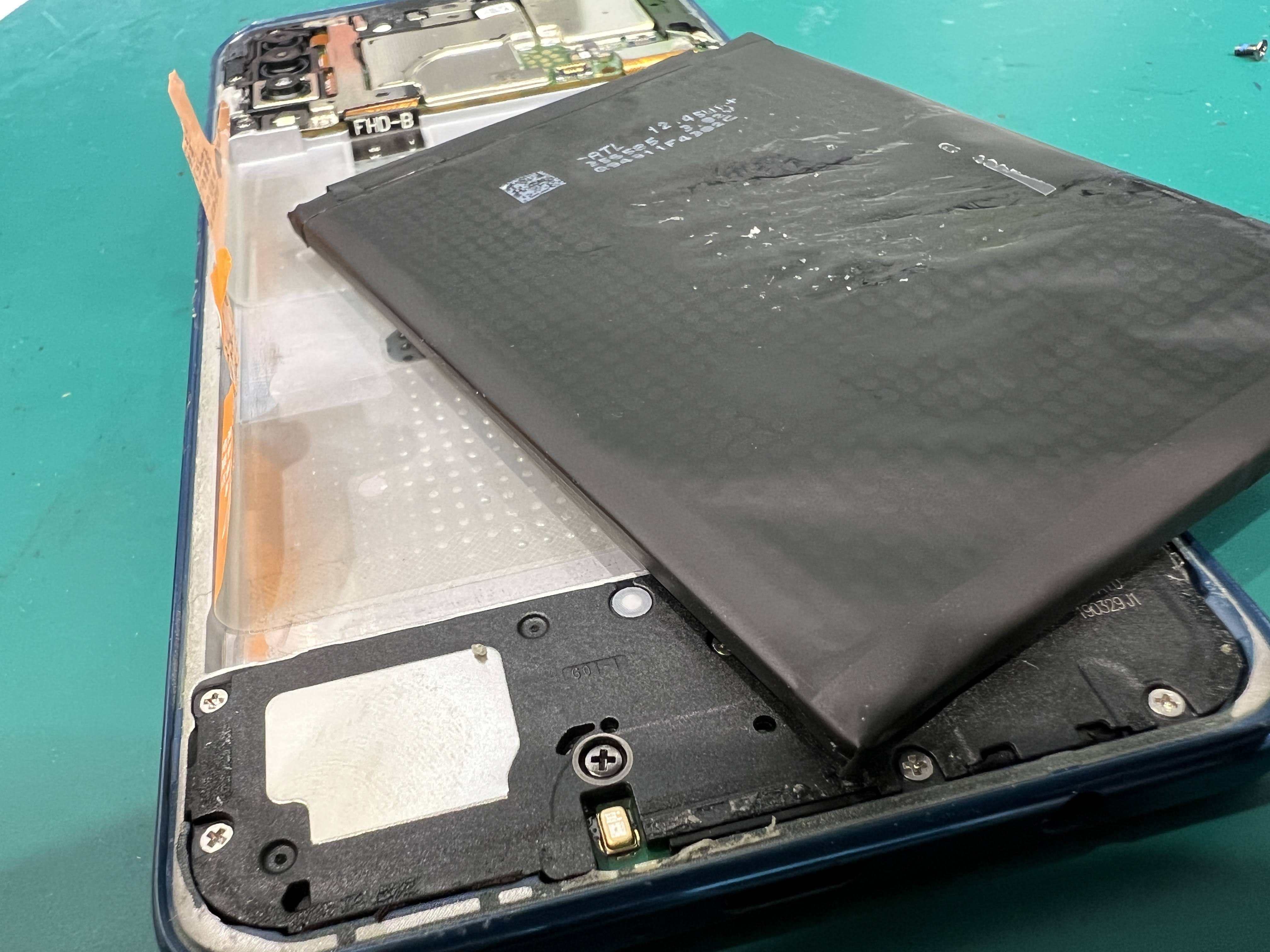 HUAWEI P30 Lite バッテリーの消耗が早い原因と対策｜交換修理で改善