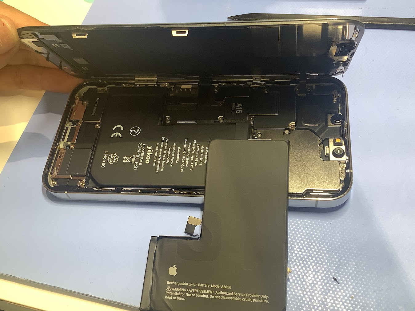 iPhone13Proのバッテリー交換ならデータをそのまま・最短即日修理のスマホ修理工房ラザウォーク甲斐双葉店へ！