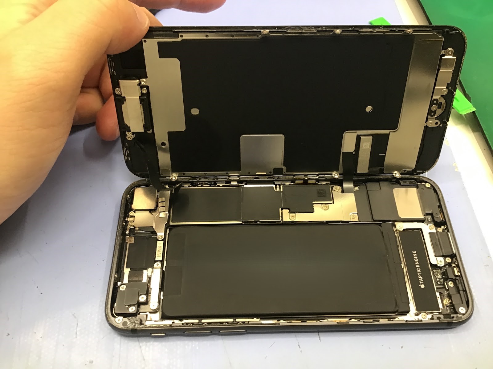 iPhone8修理　データをそのまま・最短即日修理のスマホ修理工房八王子オクトーレ店にご相談ください！