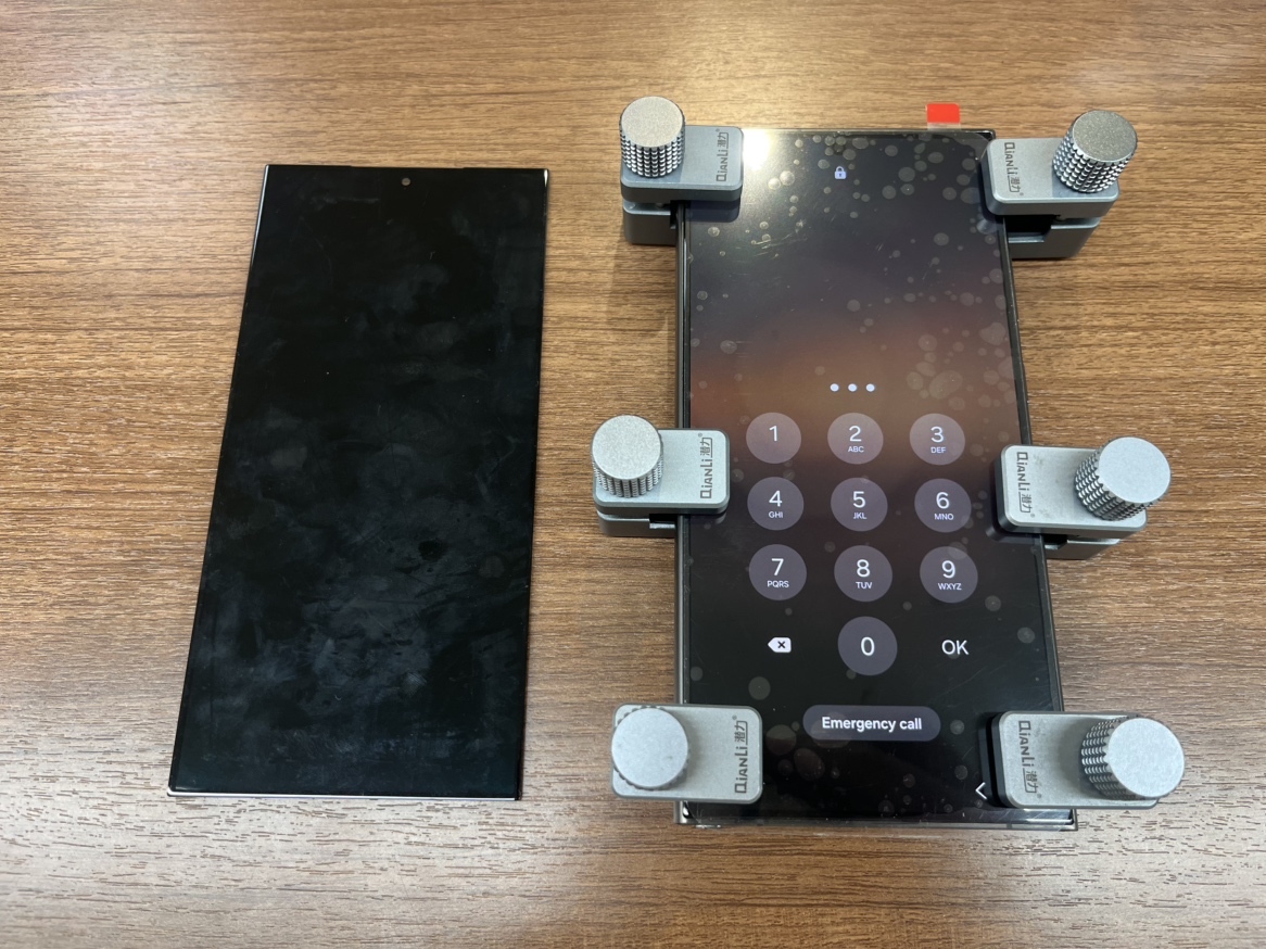 【Galaxy S24 Ultra】画面が真っ暗に…液晶故障も即日修理！90分で復旧