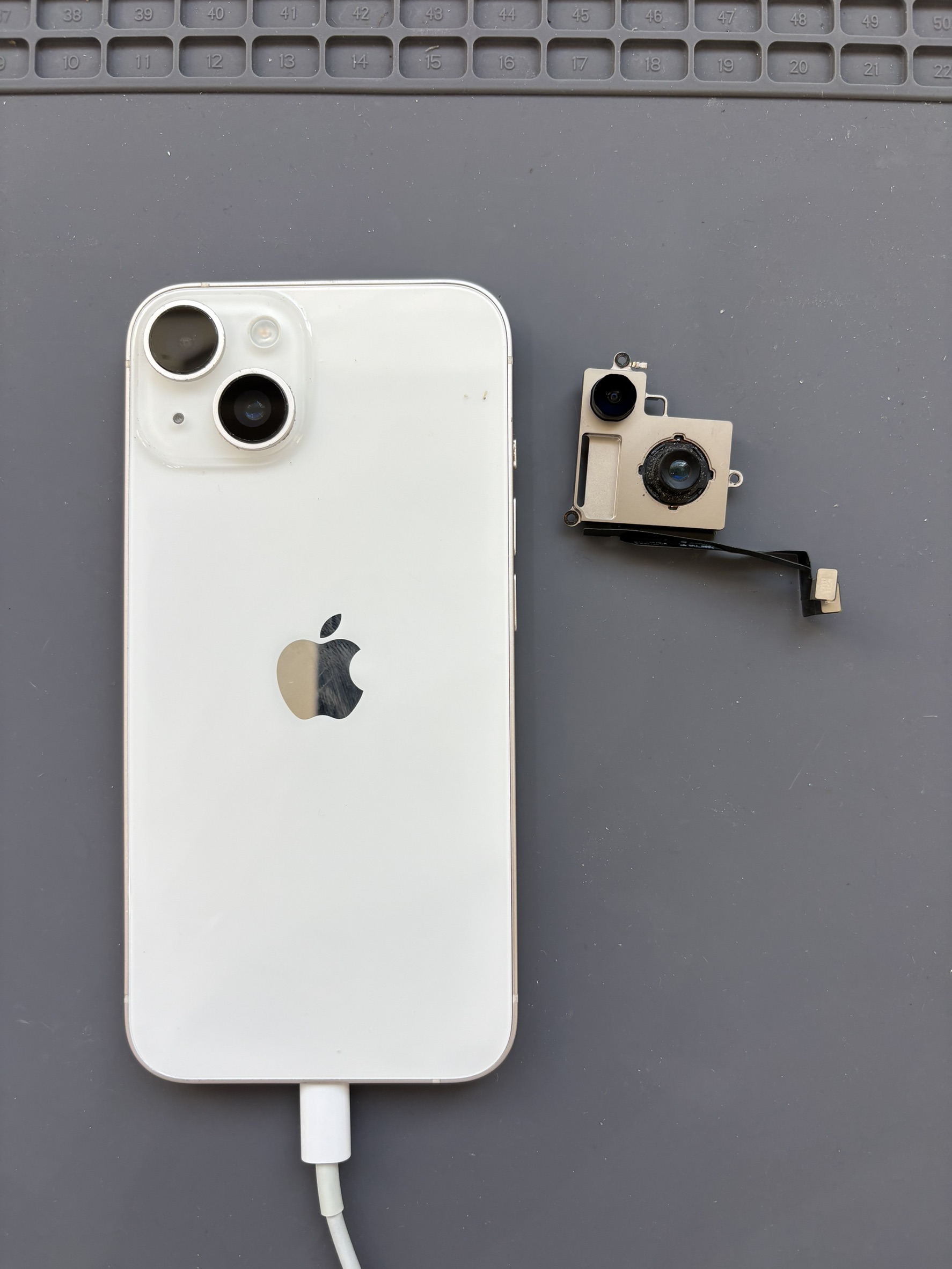 アウトカメラが起動しないiPhone14のアウトカメラ交換修理！【スマホ修理工房大和店】
