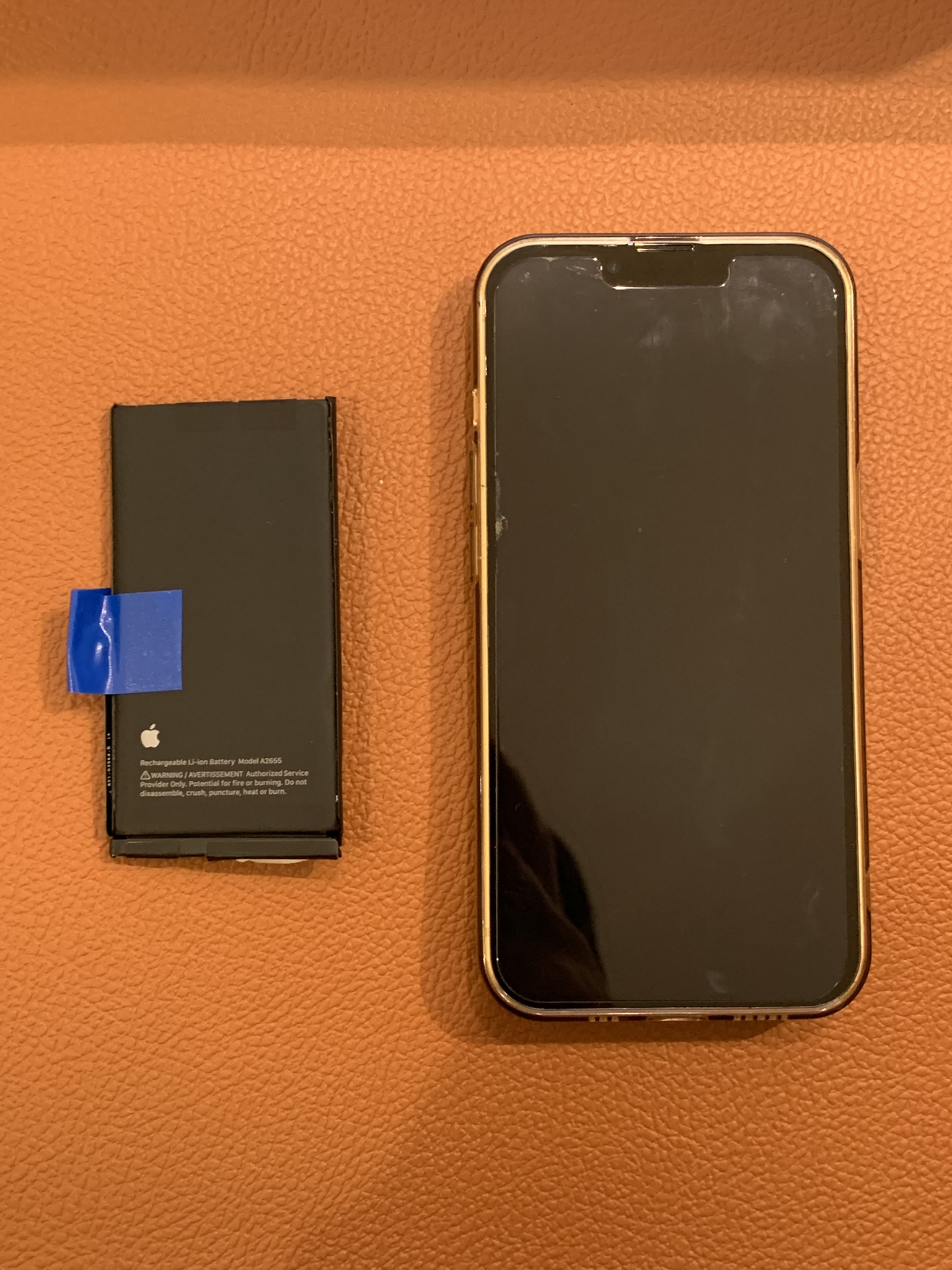 バッテリーの減りが早いiPhone13（アイフォン）のバッテリー交換承りました！！