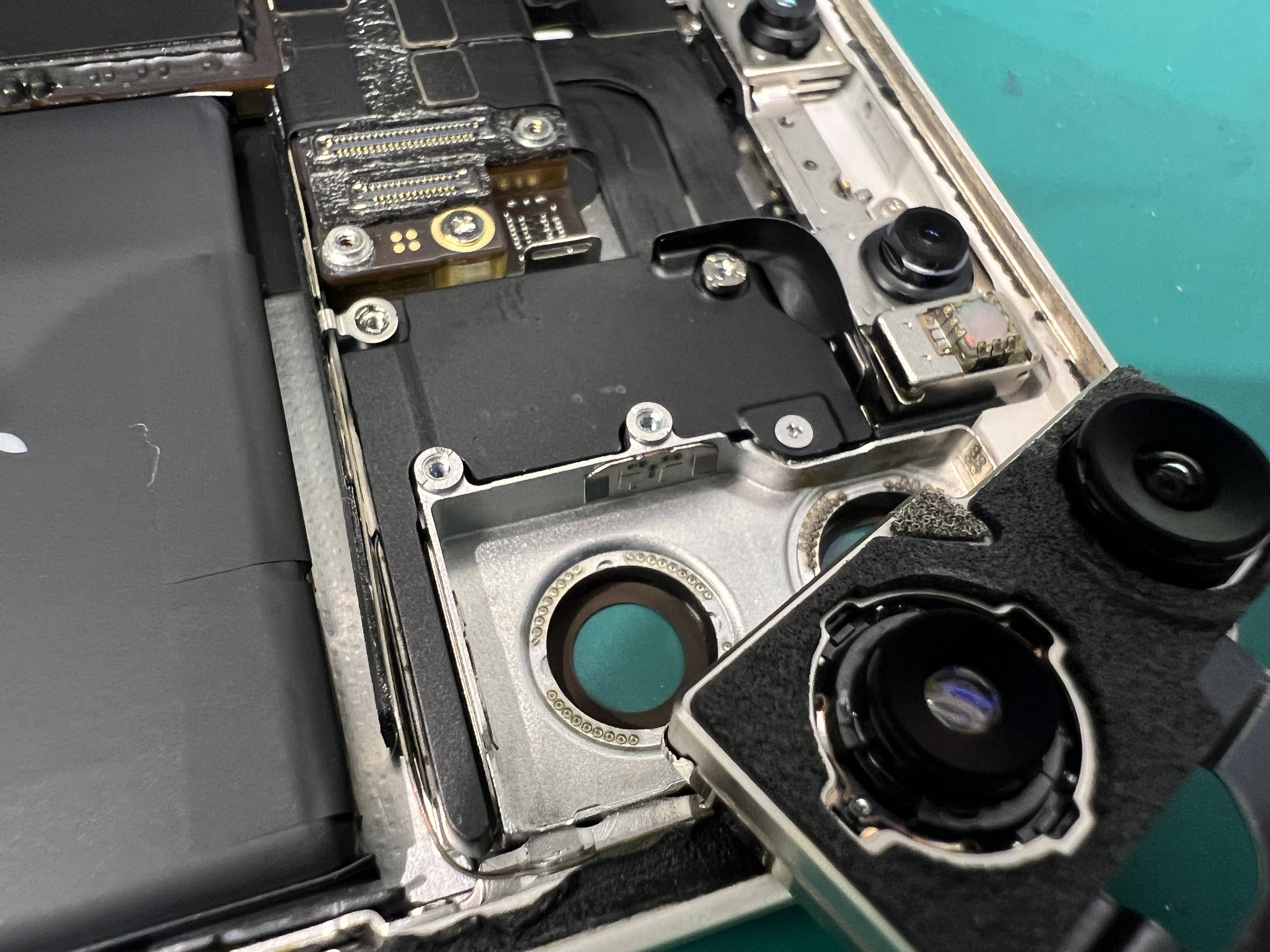 iPhone12 カメラ起動時に異音・手ブレ発生｜アウトカメラ交換で改善