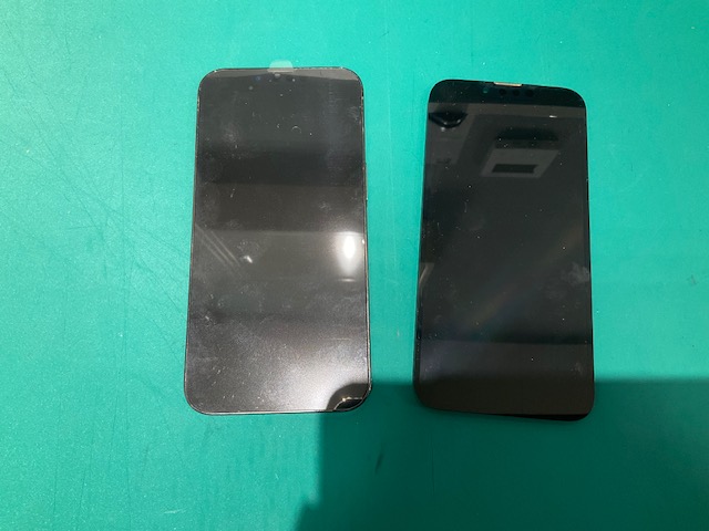 狭山市、川越市、入間市で iPhone13Pro の液晶パネル交換なら スマホ修理工房新狭山店まで！