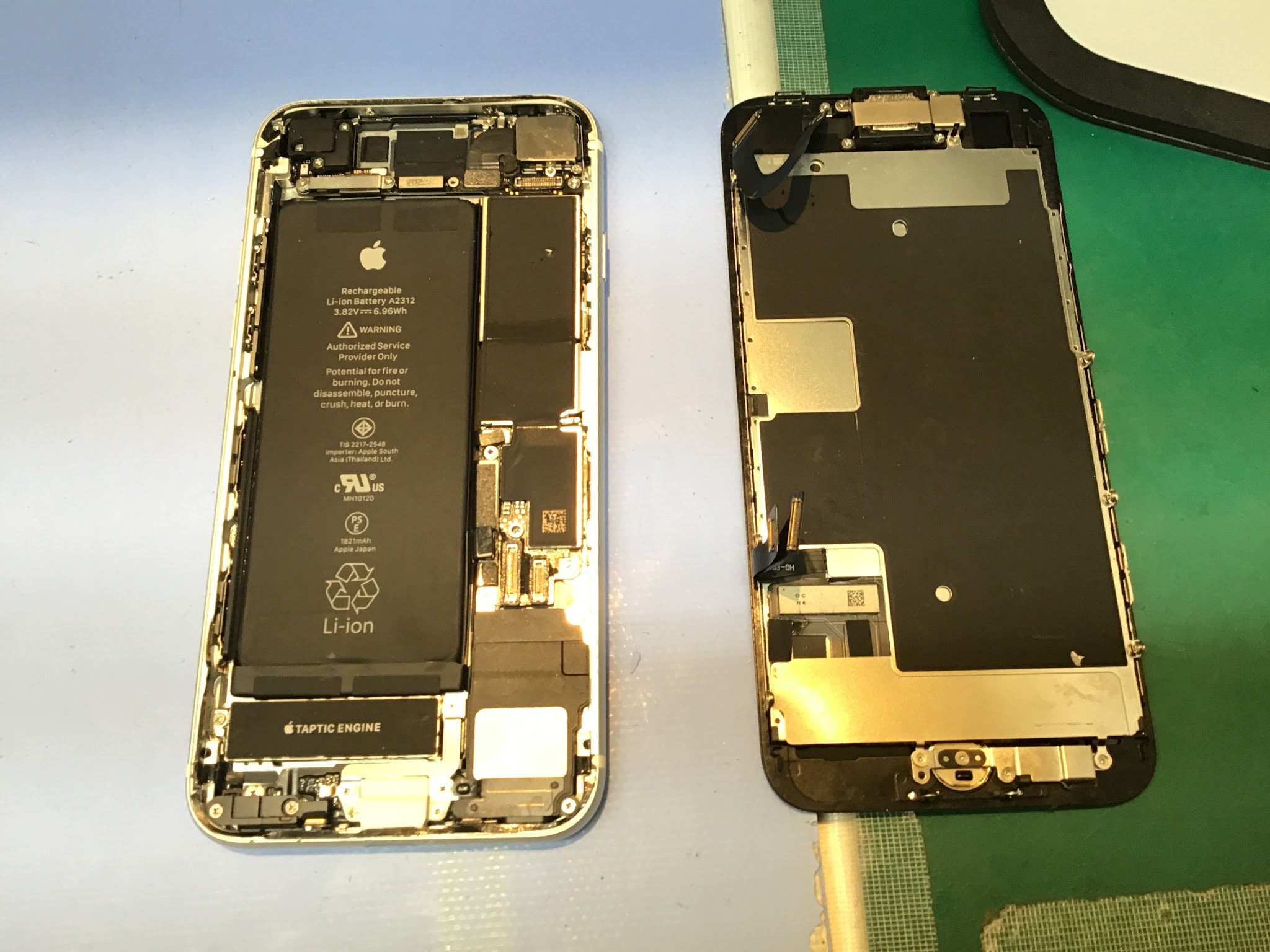 iPhoneSE2のバッテリー交換は、データそのまま・即日修理のスマホ修理工房京王聖蹟桜ヶ丘ショッピングセンターB館店へ！