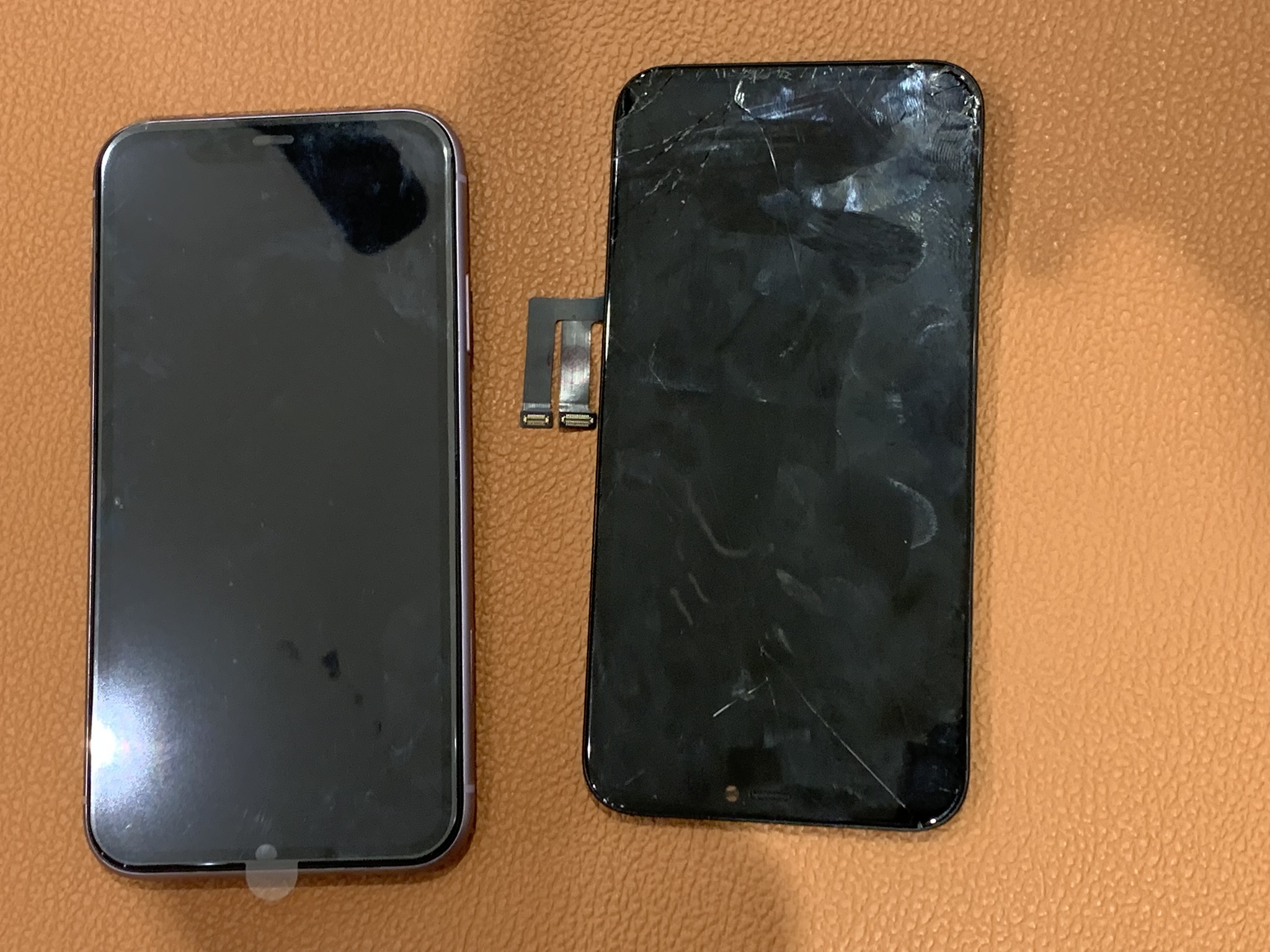 画面が割れて映らないiPhone11（アイフォン）の画面交換承りました！！