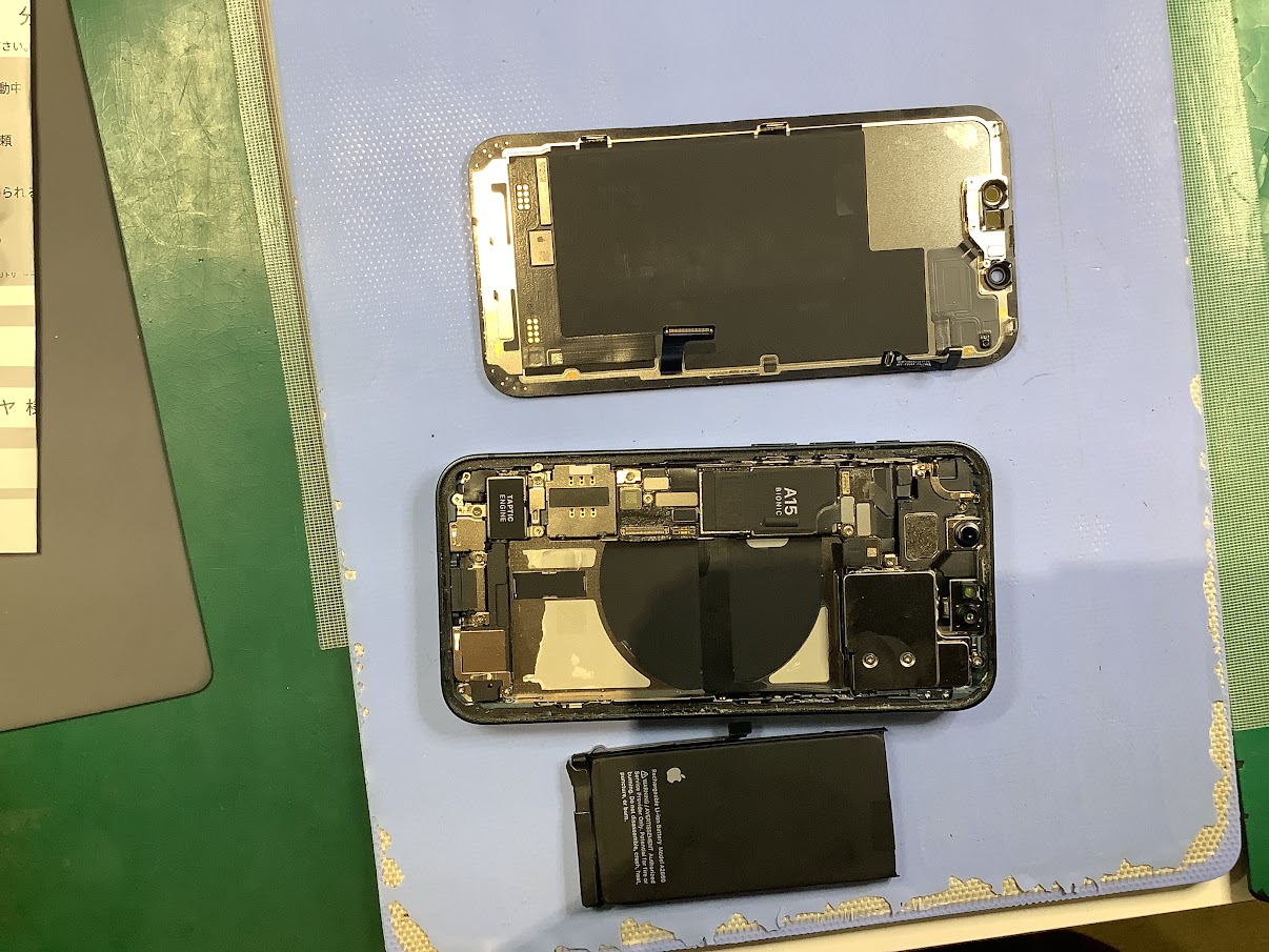 iPhone13miniのバッテリー交換ならデータをそのまま・最短即日修理のスマホ修理工房秋津店へ！