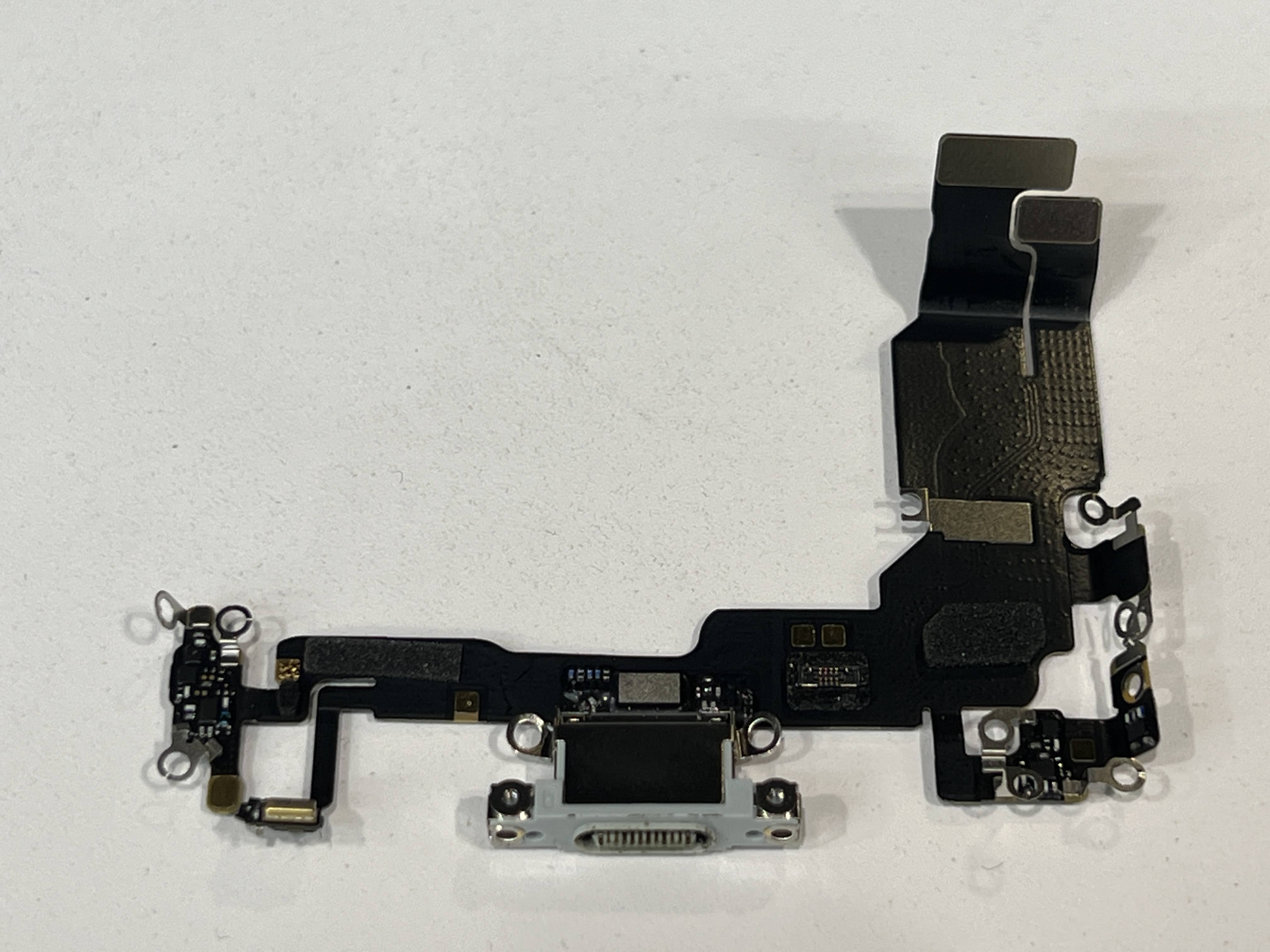 📱 iPhone15 充電できない症状を修理｜水濡れによるコネクター故障を改善