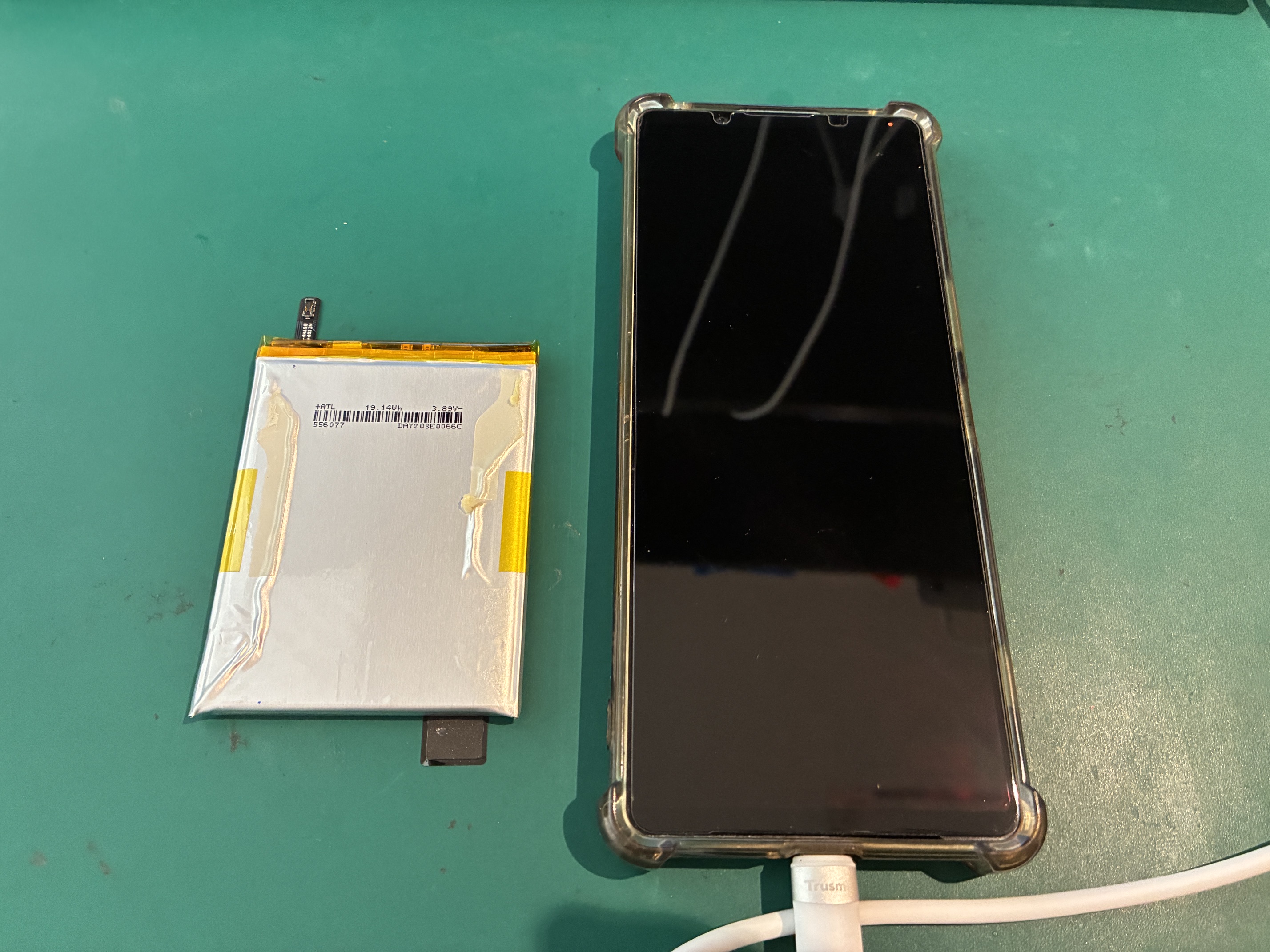 神戸市からお越しのお客様よりXperia1Ⅳのバッテリー交換をご依頼いただきました！