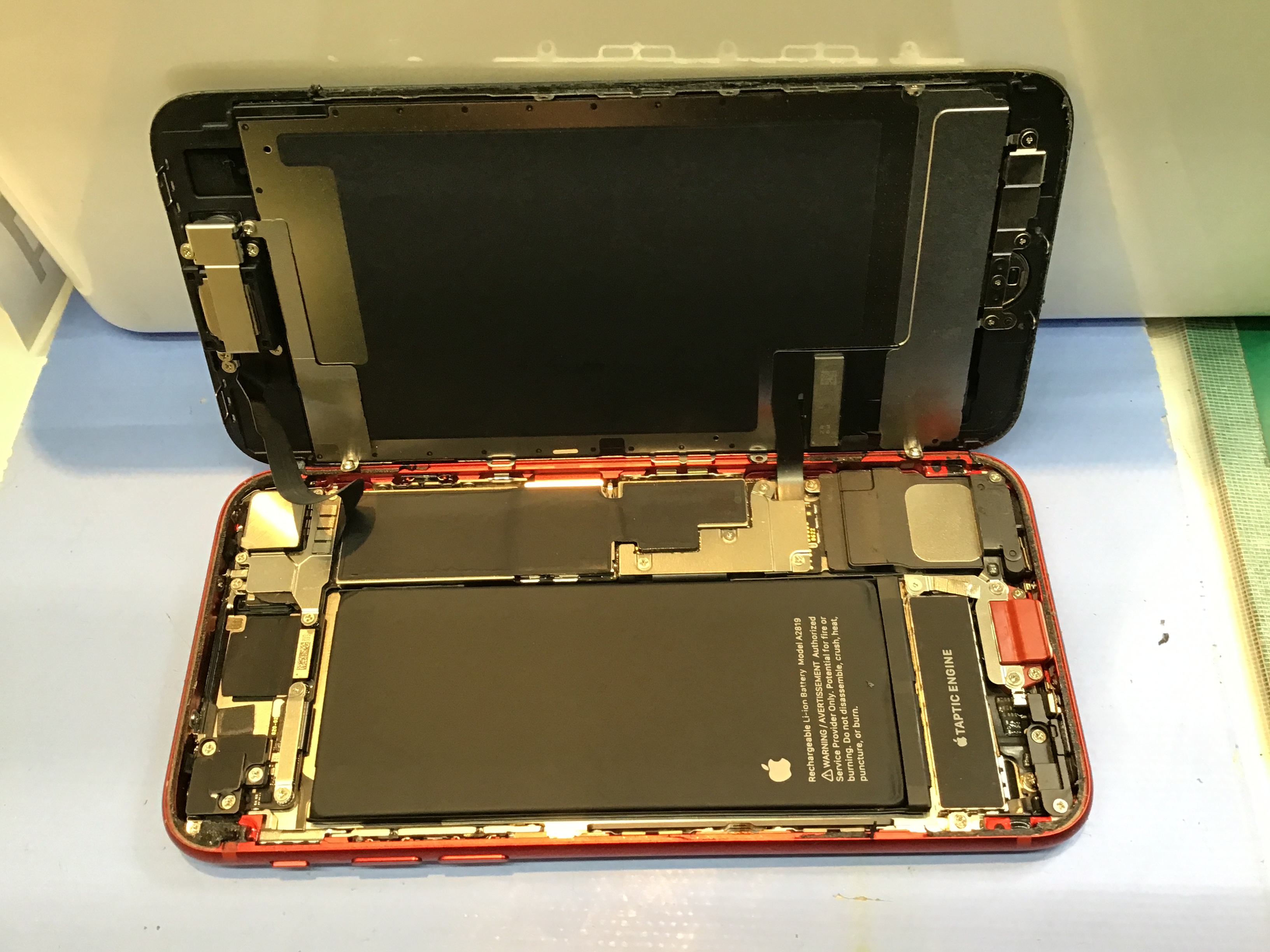 iPhoneSE3のバッテリー交換は、データそのまま・即日修理のスマホ修理工房　秋津店へ！