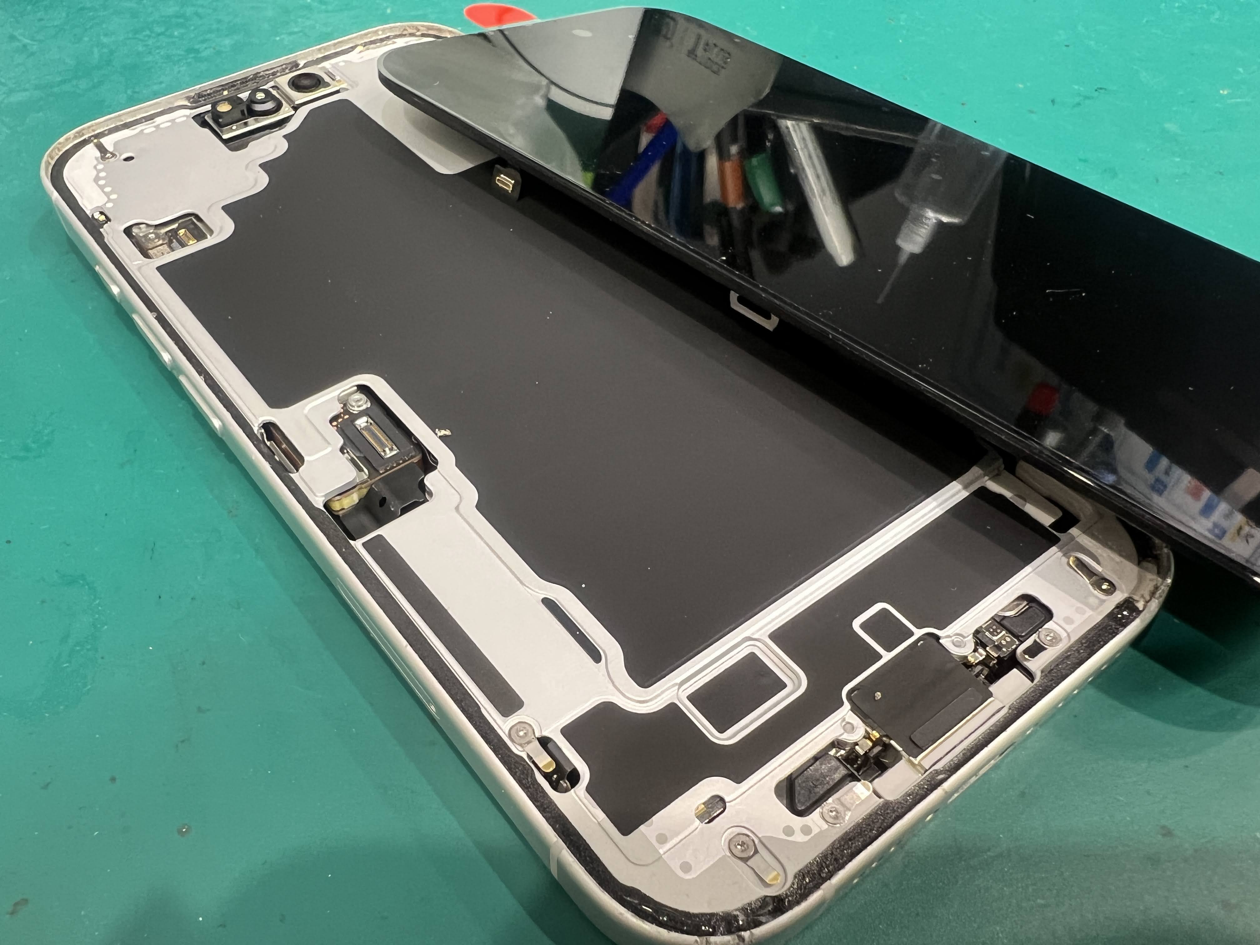📱 iPhone16 画面割れ・表示不良は画面交換で改善｜有機EL互換パネル交換対応