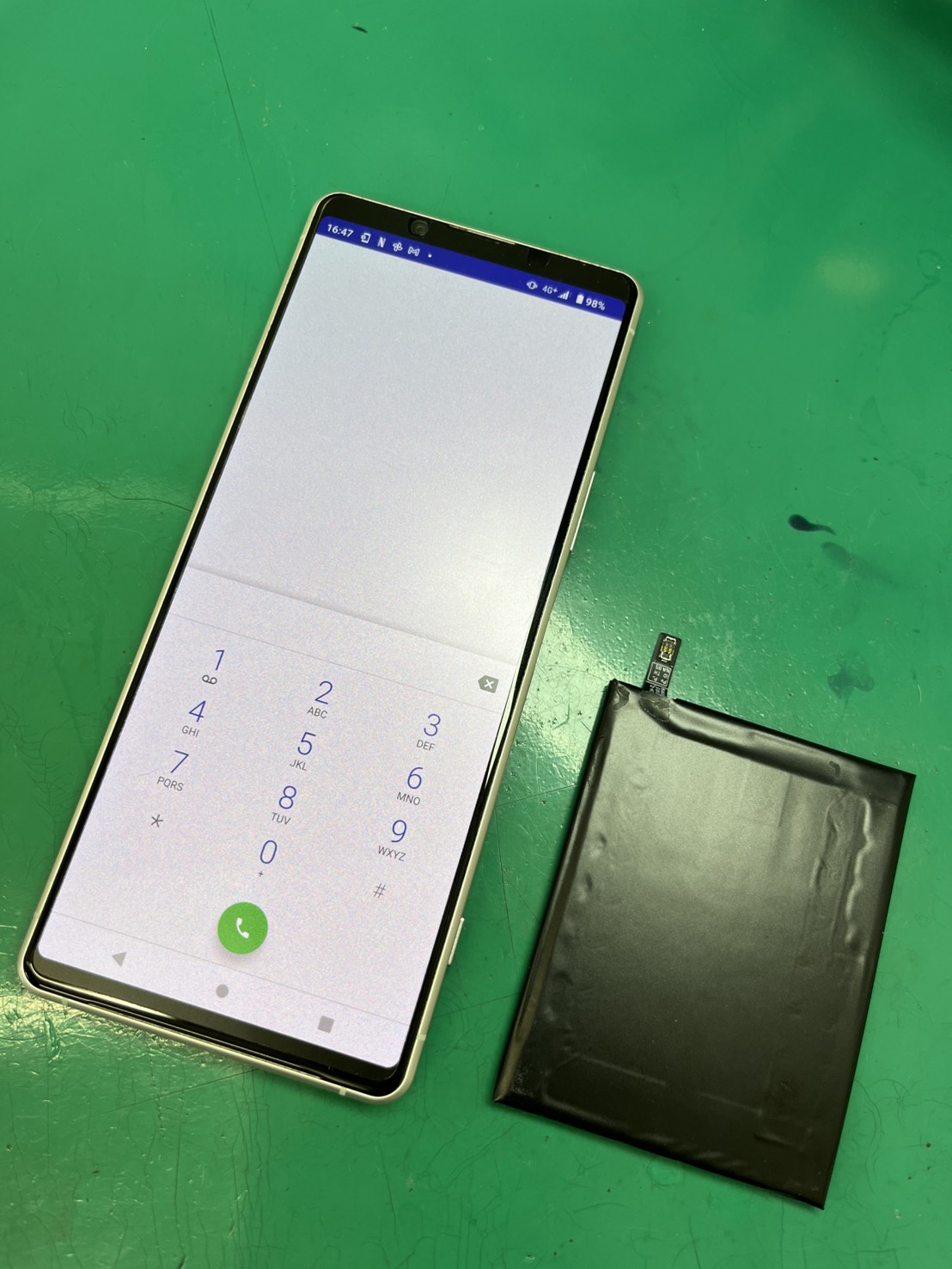 Xperiaもお任せください！Xperia1Ⅱ(エクスペリア)バッテリー交換【スマホ修理工房大井町店】