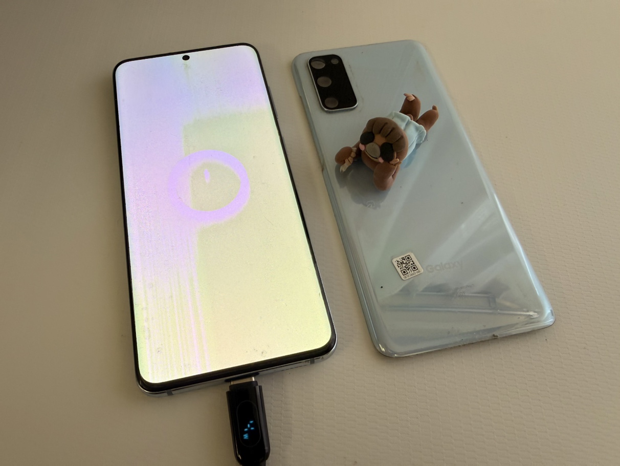【中央林間店】Galaxy S20白飛びでございます