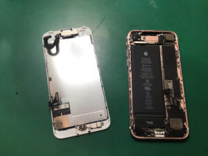 iPhoneの画面が割れた…電池の減りが早すぎる…そんなお悩み、スマホ修理工房が解決します！