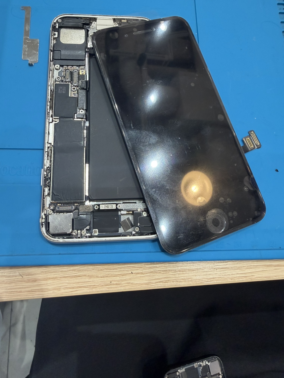 iPhoneSE3をお持ち込み頂きました。「スマホ修理工房　池袋P'パルコ本店」へ！