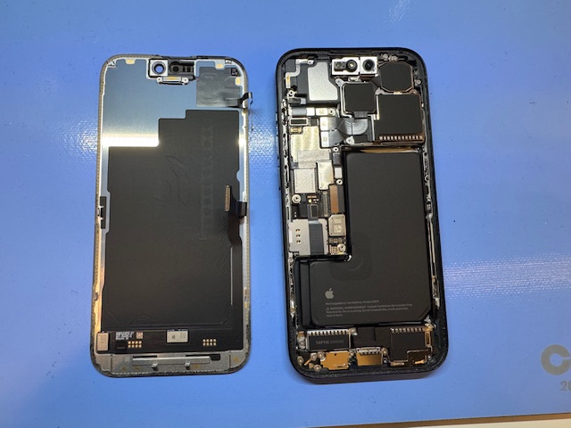 落下による液晶不良のiPhone15Proもスマホ修理工房海老名店にお任せ下さい！