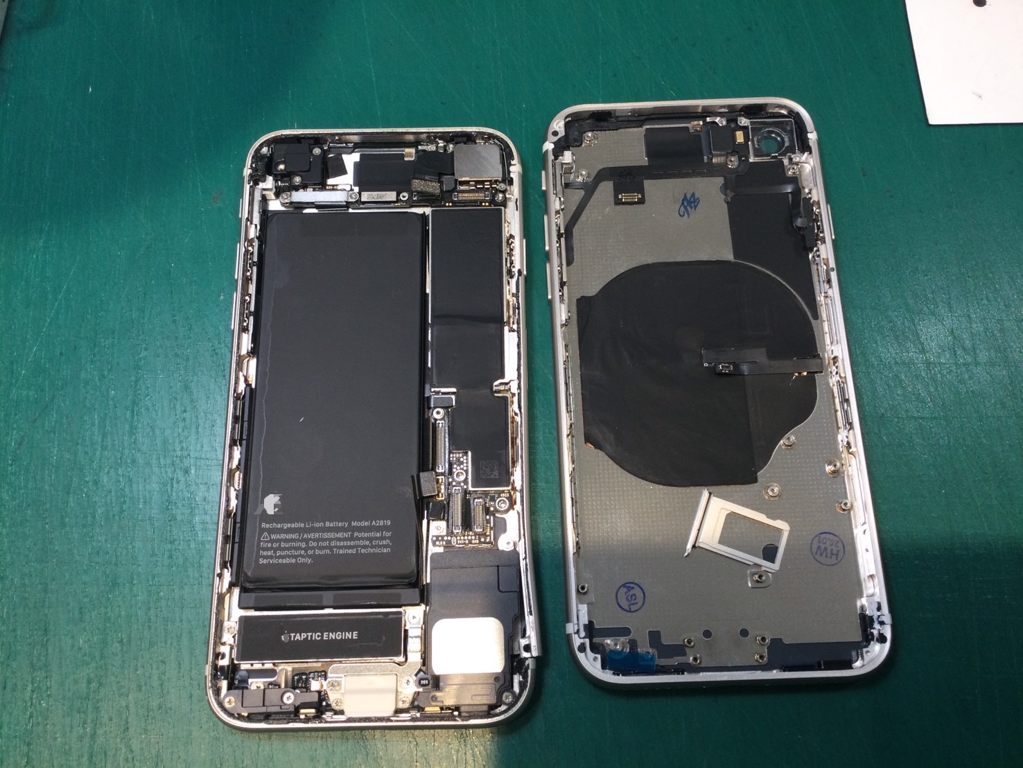 iPhone SE3のバックパネル交換を行いました！　-スマホ修理工房浦和パルコ店-