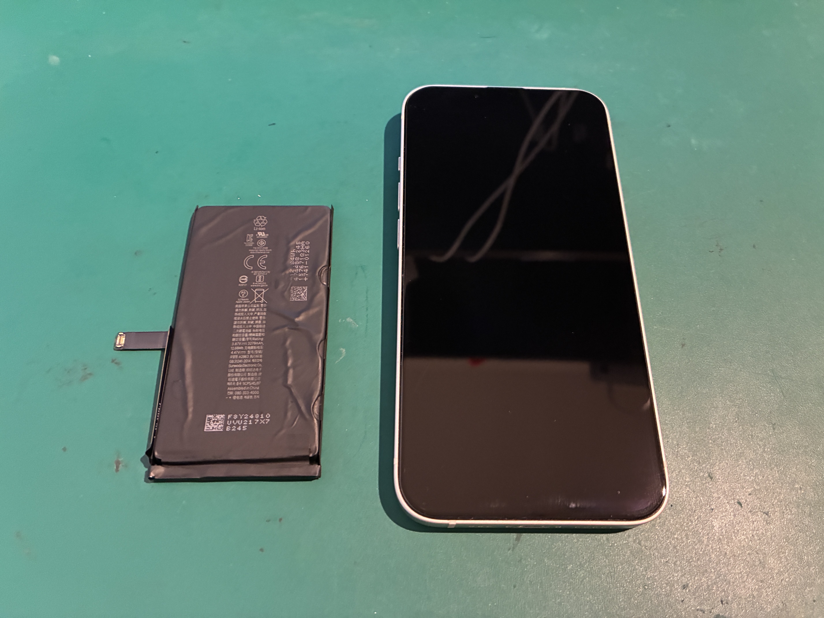 宝塚市からお越しのお客様よりiPhone14のバッテリー交換をご依頼いただきました！