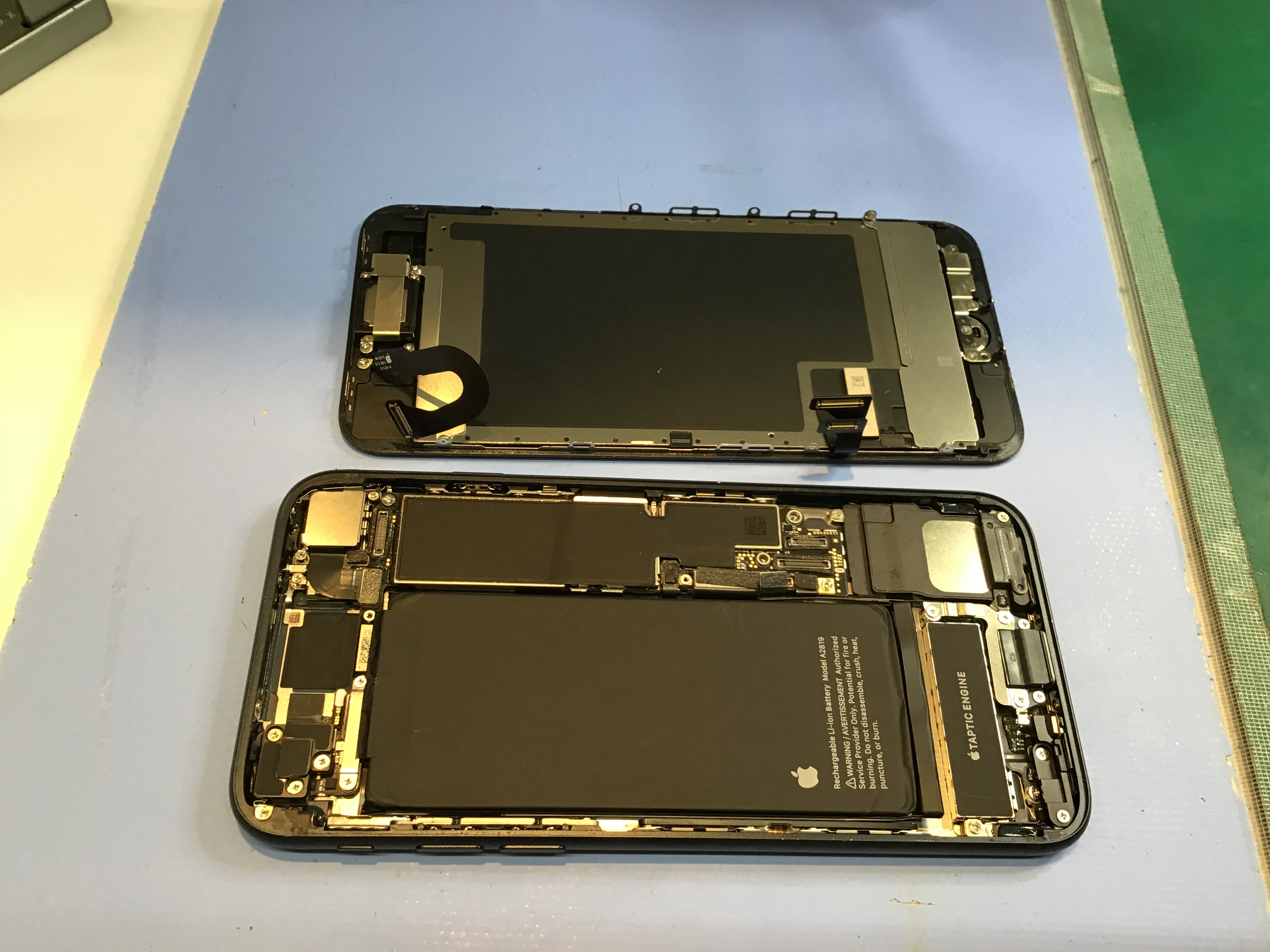 iPhoneSE3のバッテリー交換は、データそのまま・即日修理のスマホ修理工房京王聖蹟桜ヶ丘ショッピングセンターB館店へ！