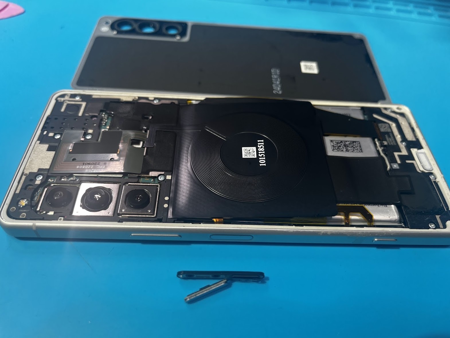 Xperia5Ⅳ（エクスペリア5マーク4）の電源ボタン陥没！【スマホ修理工房札幌店】