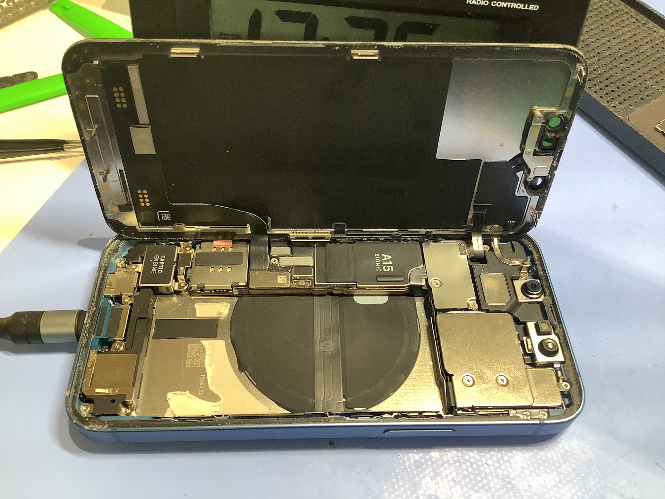 iPhone13miniのバッテリー交換ならデータをそのまま・最短即日修理のスマホ修理工房ラザウォーク甲斐双葉店へ