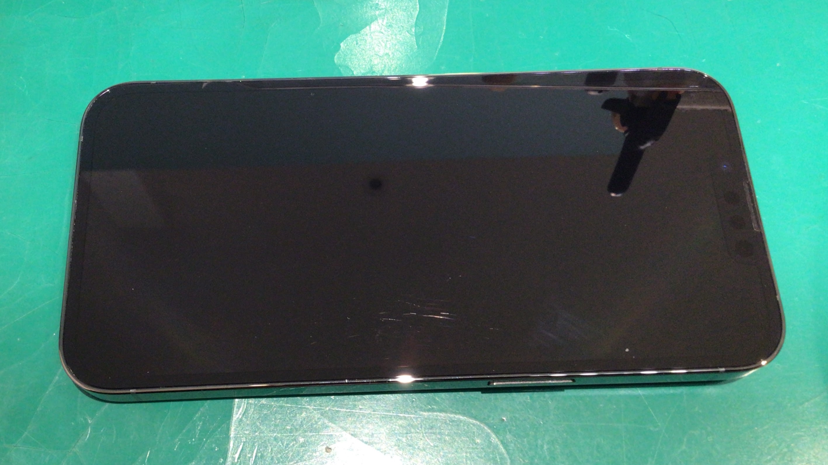 📲iPhone13Proのバッテリー交換なら即日修理・安心対応のスマホ修理工房町田モディ店へ！！！！！！！👨‍🔧