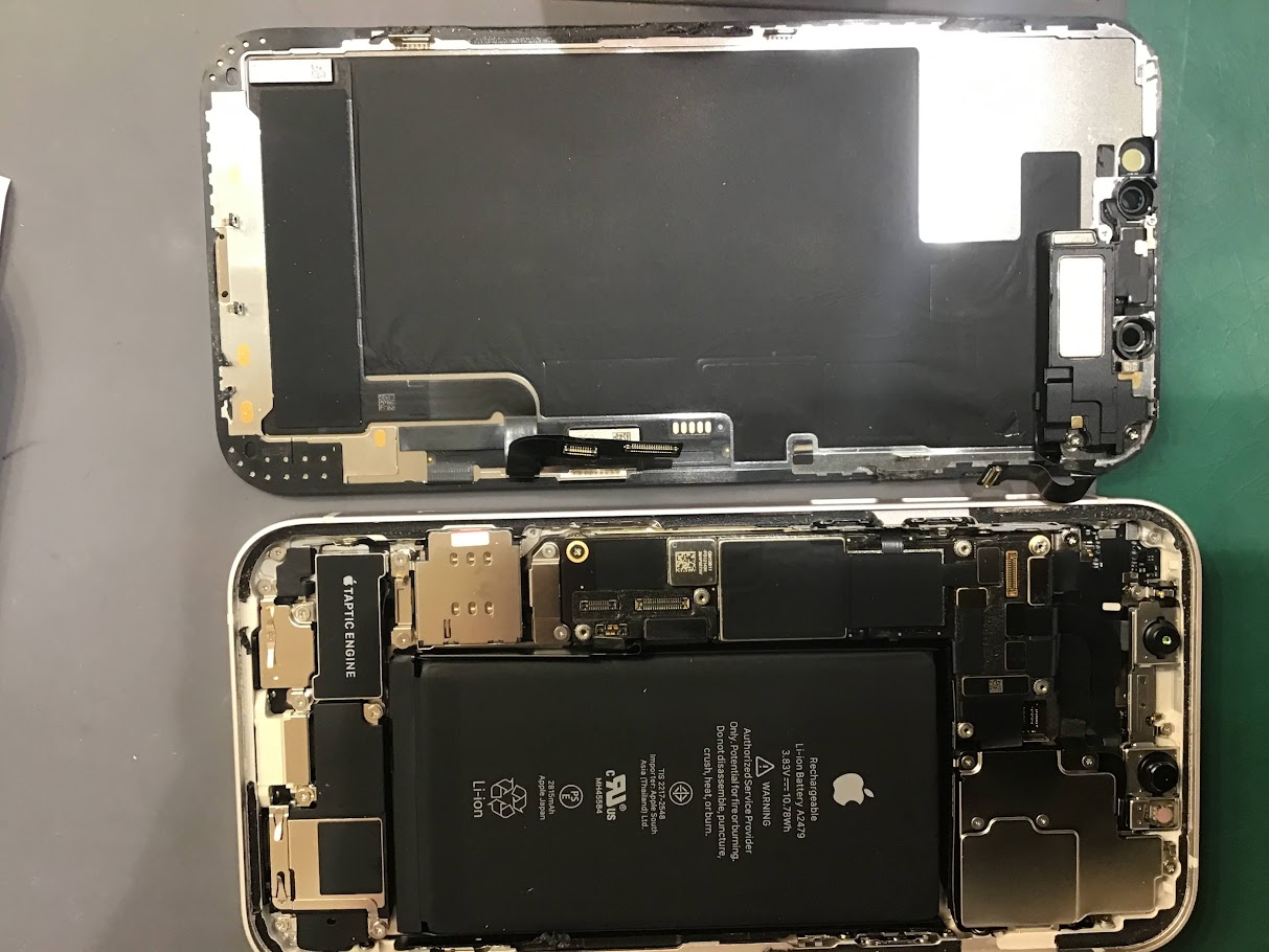 iPhone12の充電口コネクタの交換ならデータそのまま修理可能なスマホ修理工房セレオ甲府店へ！