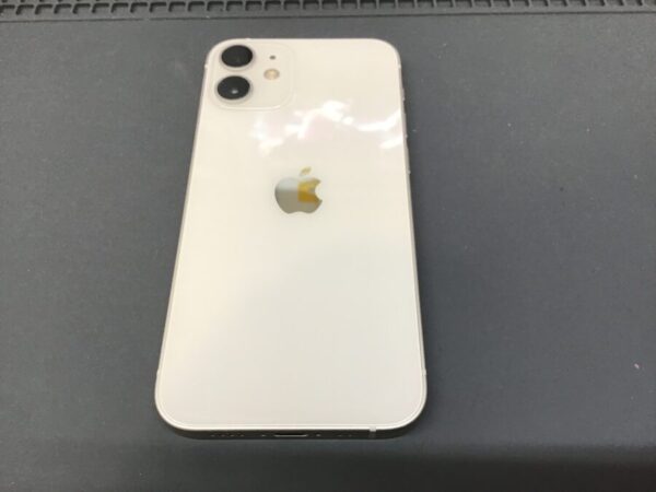 iPhoneのバッテリー交換は、データそのまま・即日修理のスマホ修理工房　二俣川店へ！