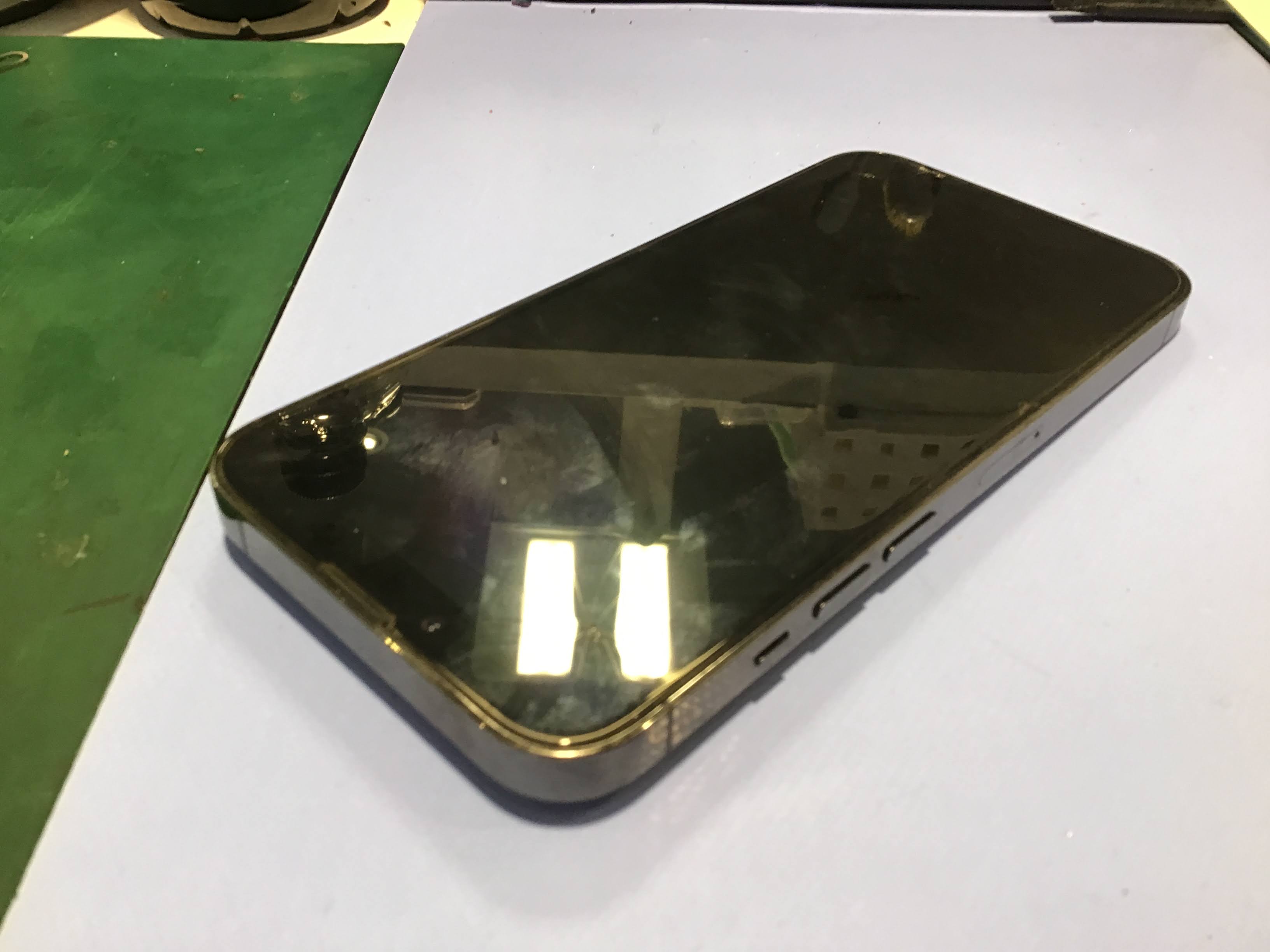 iPhone13Proのバッテリー交換ならデータをそのまま・最短即日修理のスマホ修理工房秋津店にご相談ください！