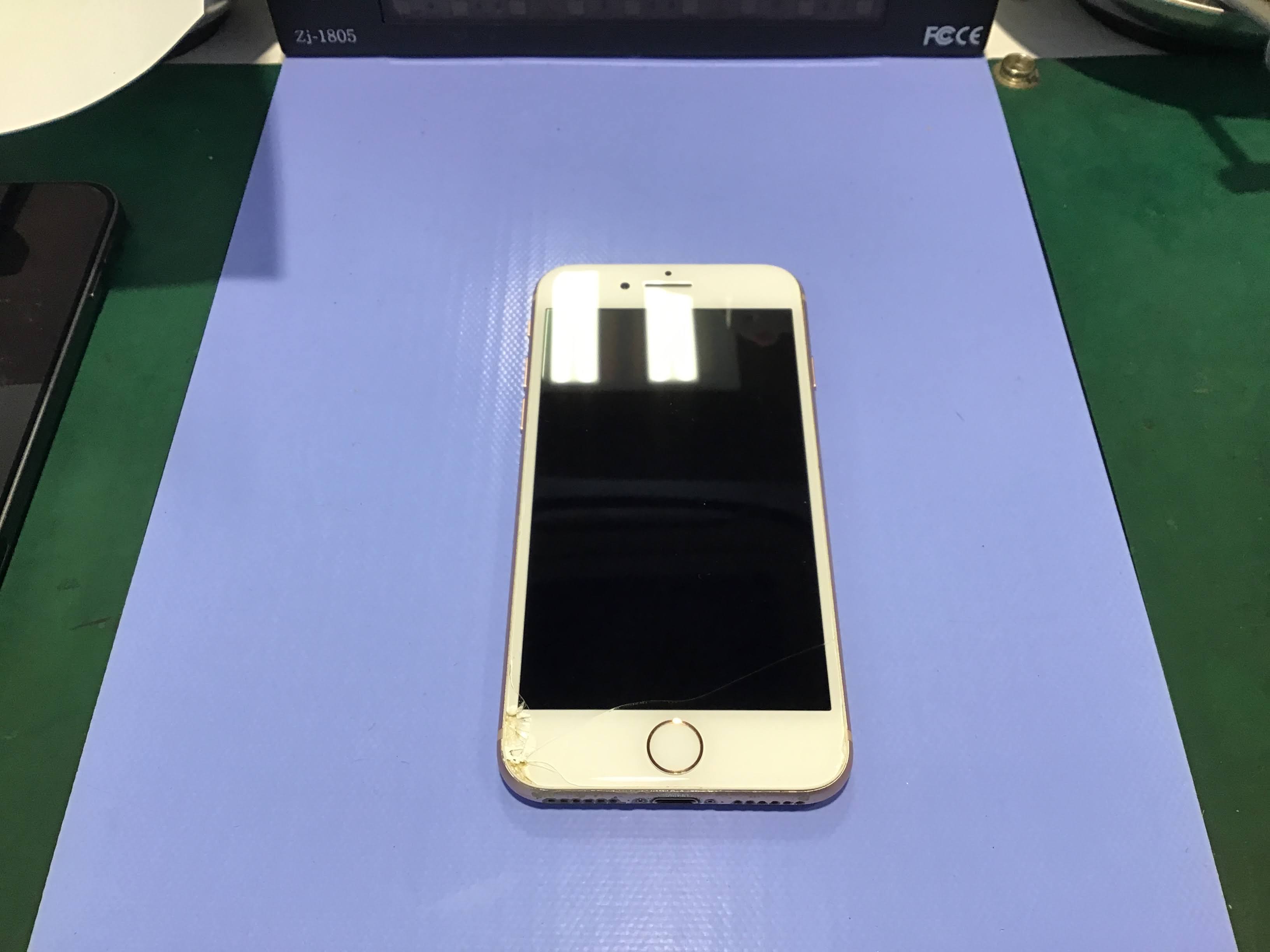 iPhone8の修理ならデータをそのまま・最短即日修理のスマホ修理工房秋津店にご相談ください！