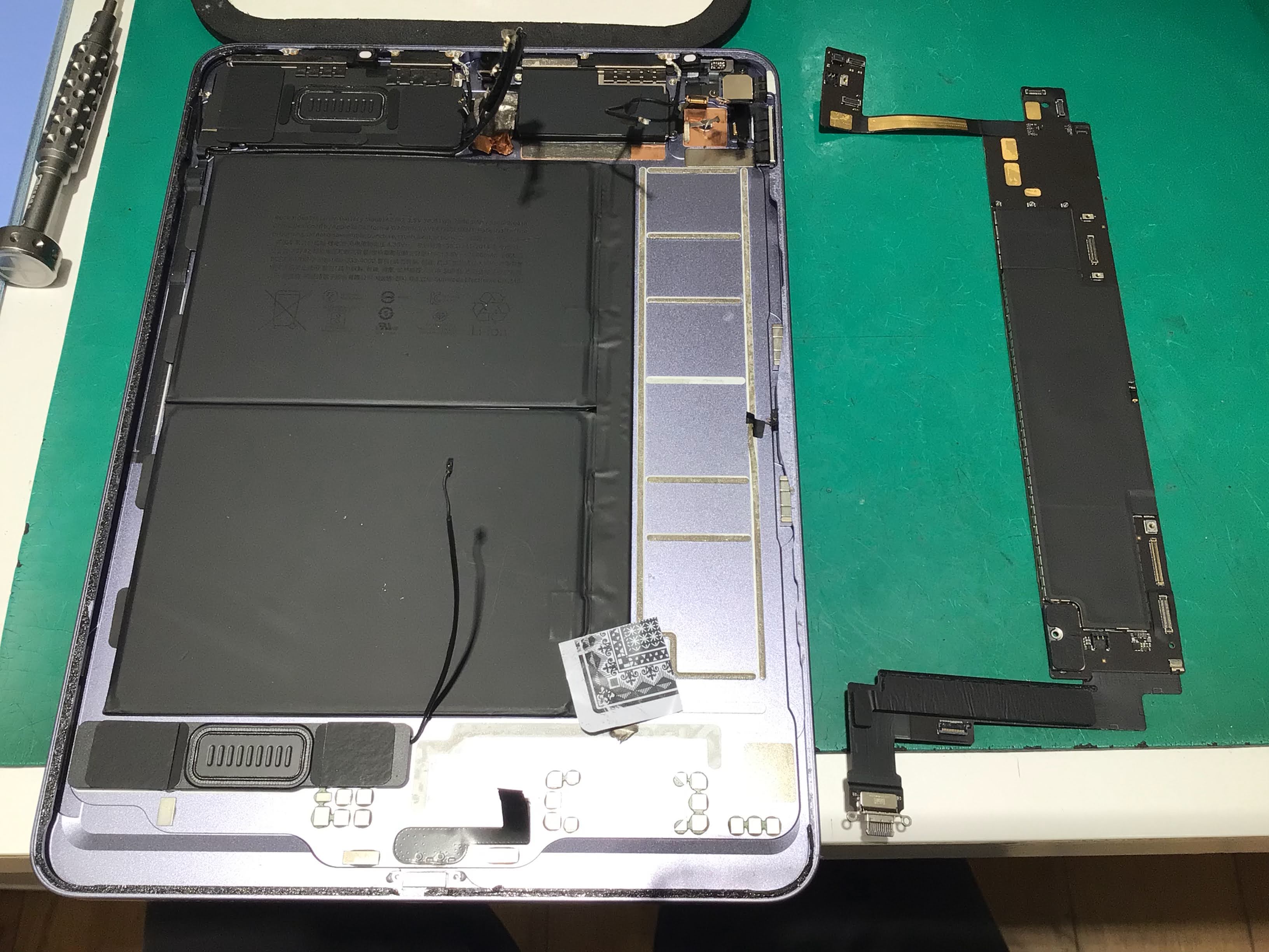 iPad Air5データそのまま・最短即日修理のスマホ修理工房グランデュオ蒲田店にご相談ください！！